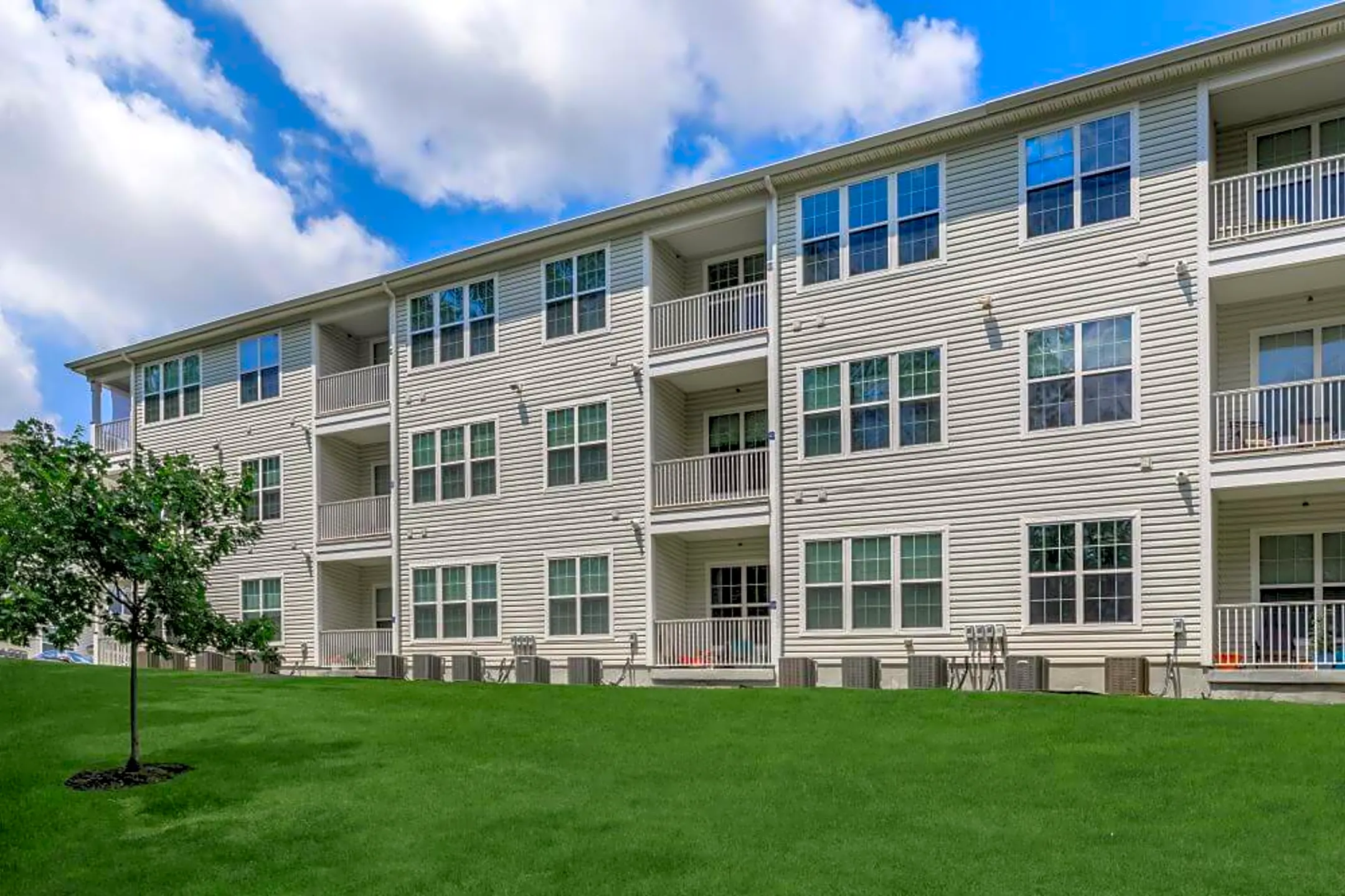 Glen Eyre Apartments 700 Renaissance Dr Pine Hill, NJ Apartments