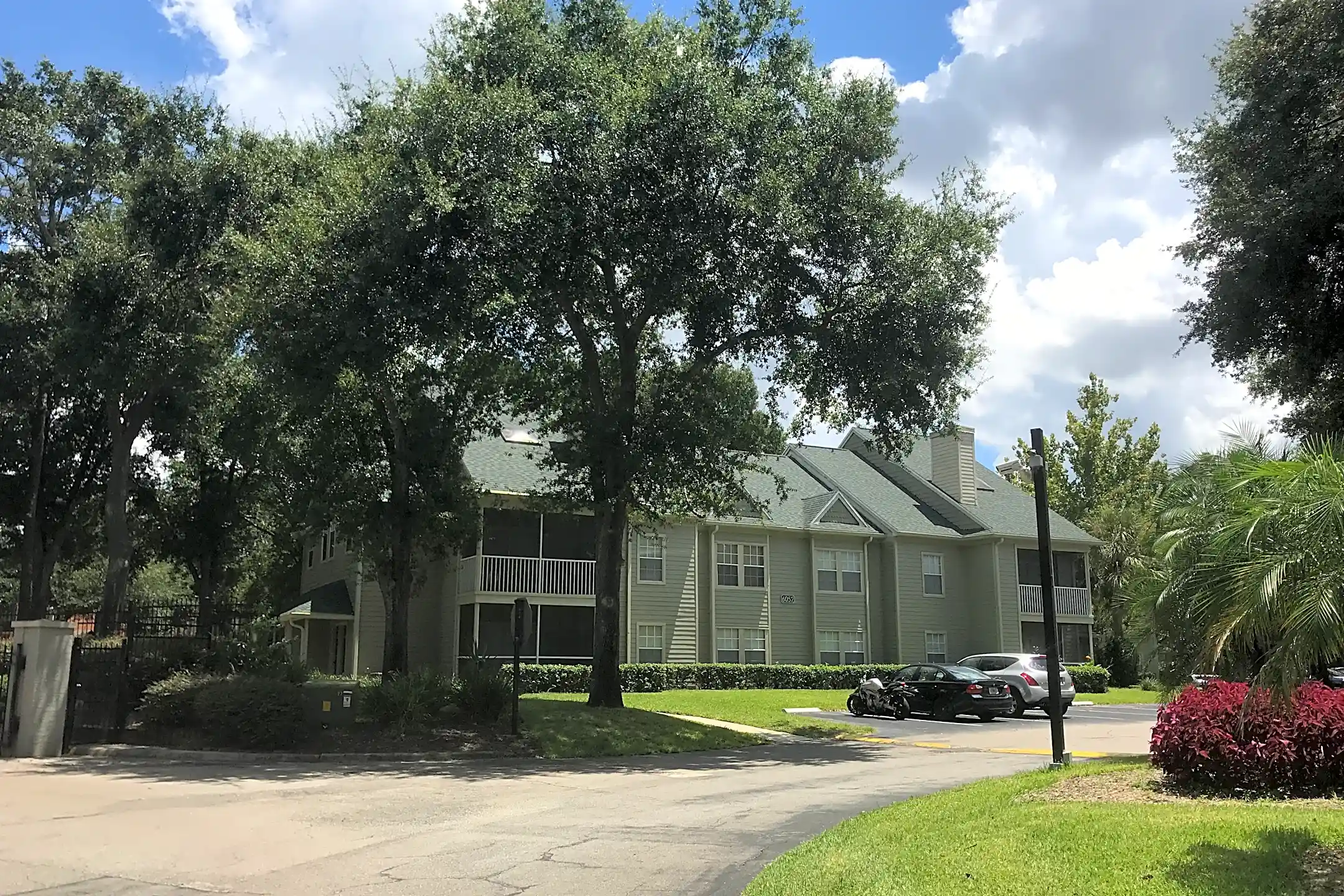 Central Park Apartments Metrowest