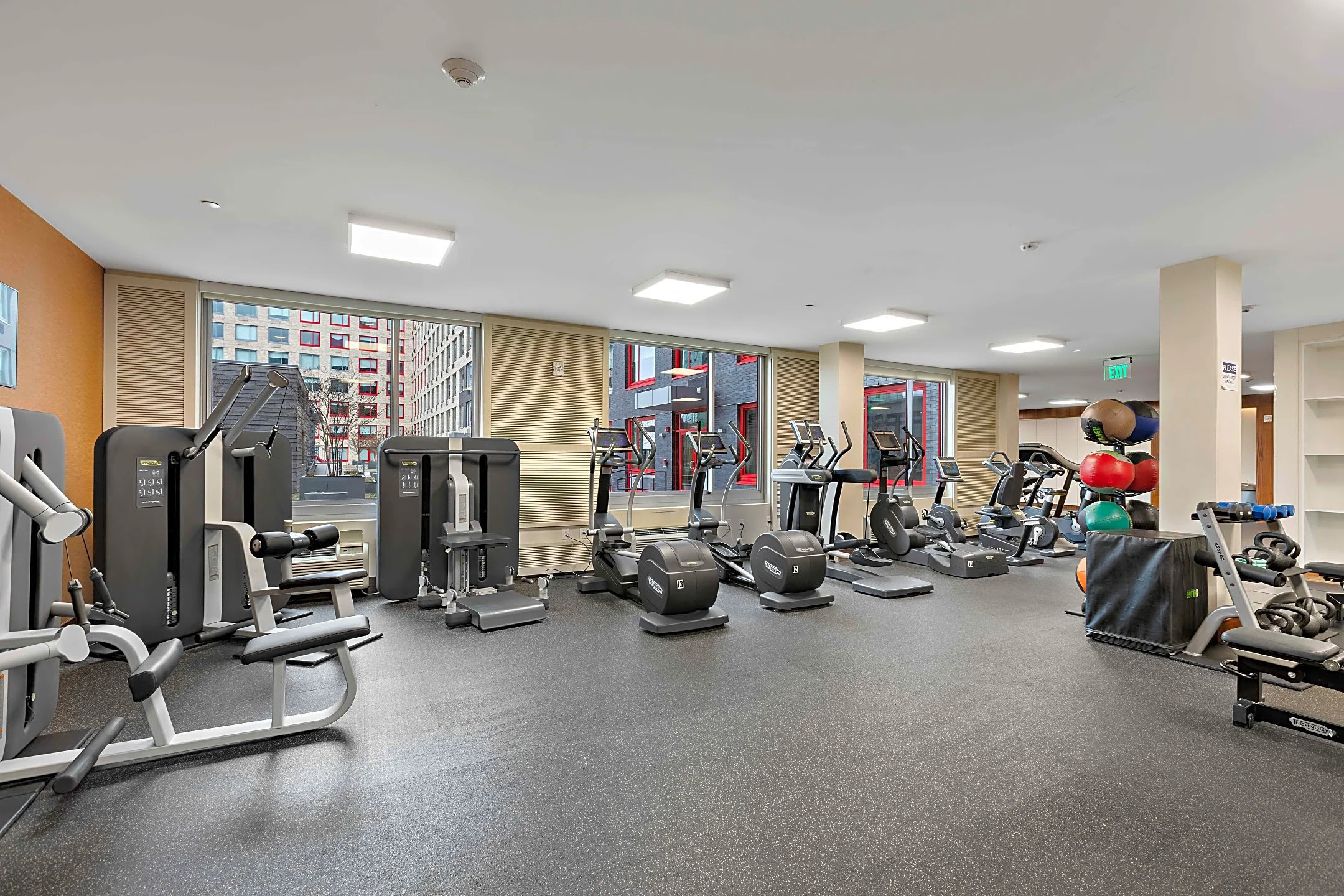 Fitness Weight Room - 18 Park Apartments - Jersey City, NJ
