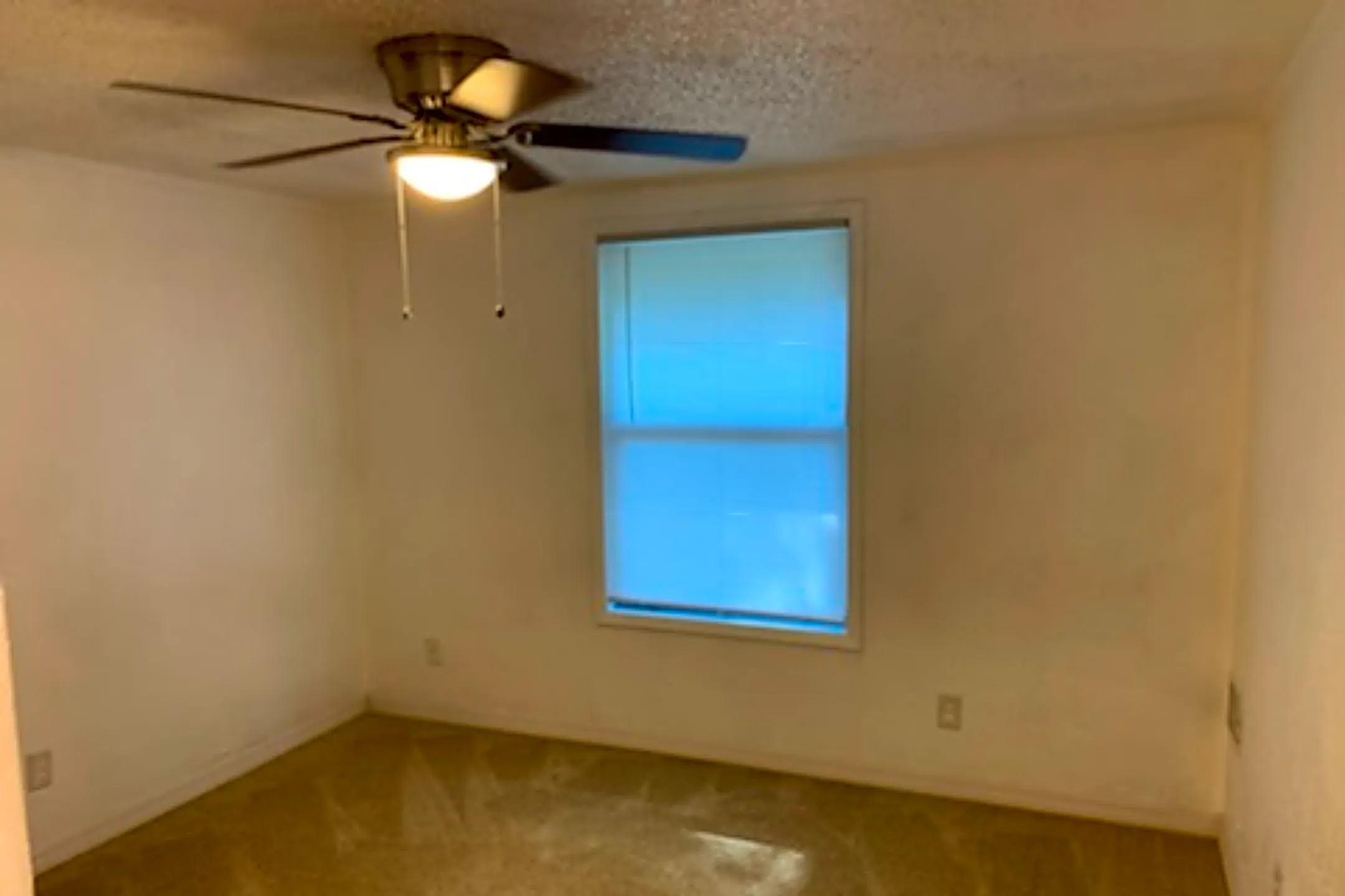 Whisperwood Apartments 4100 NW 28th Ln Gainesville, FL Apartments