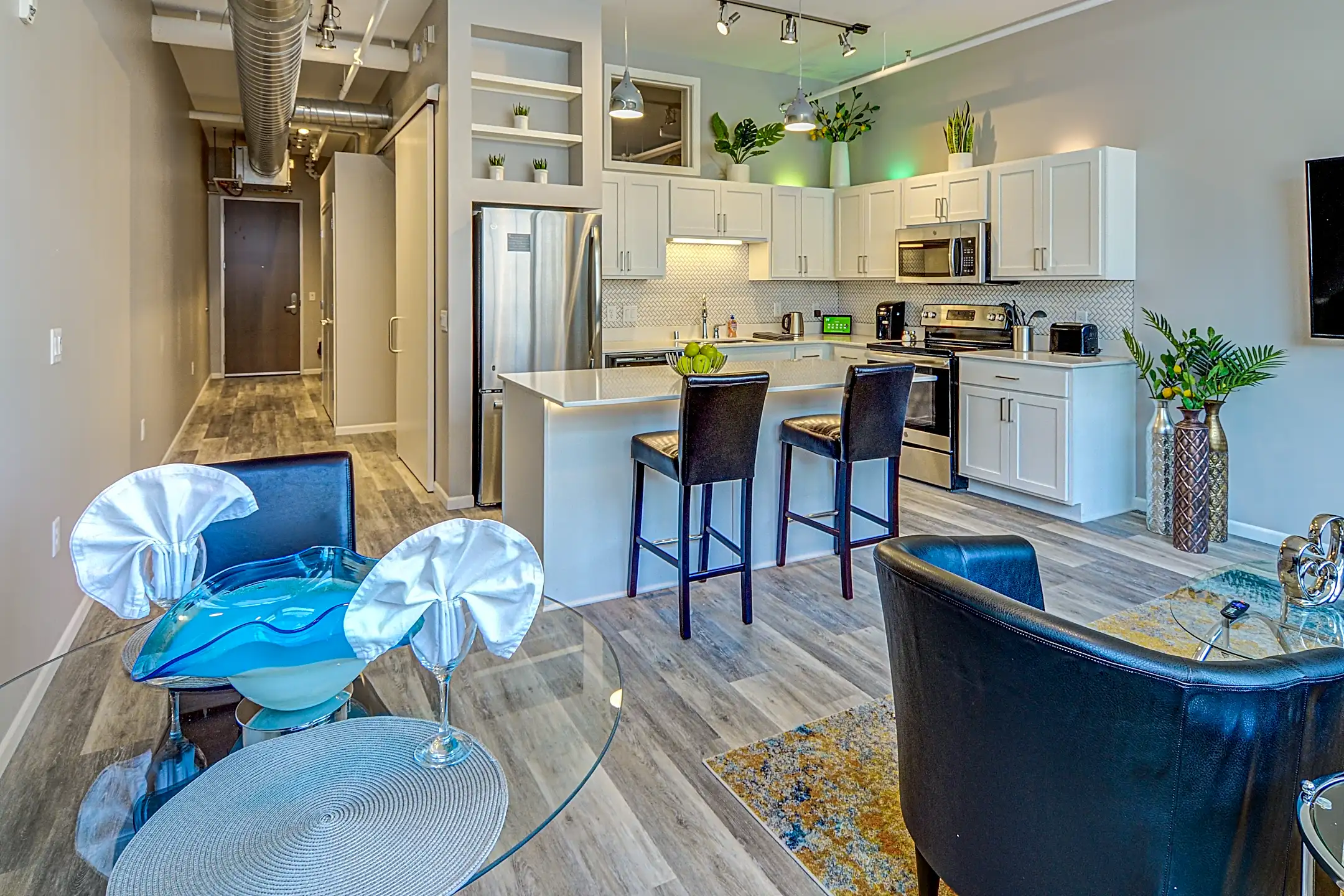 Dining Room - R7 Lofts - Saint Paul, MN