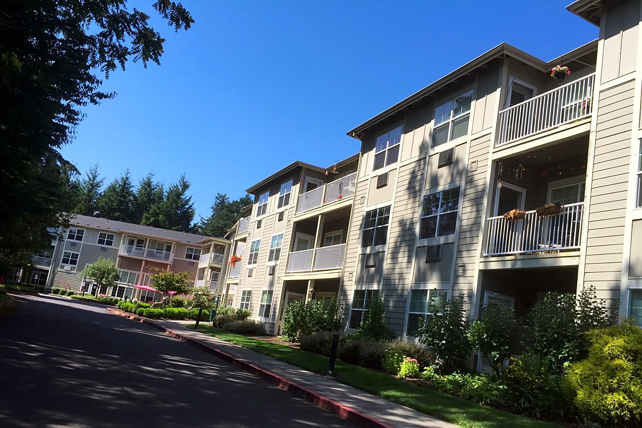 cherry-park-plaza-1323-sw-cherry-park-rd-troutdale-or-apartments