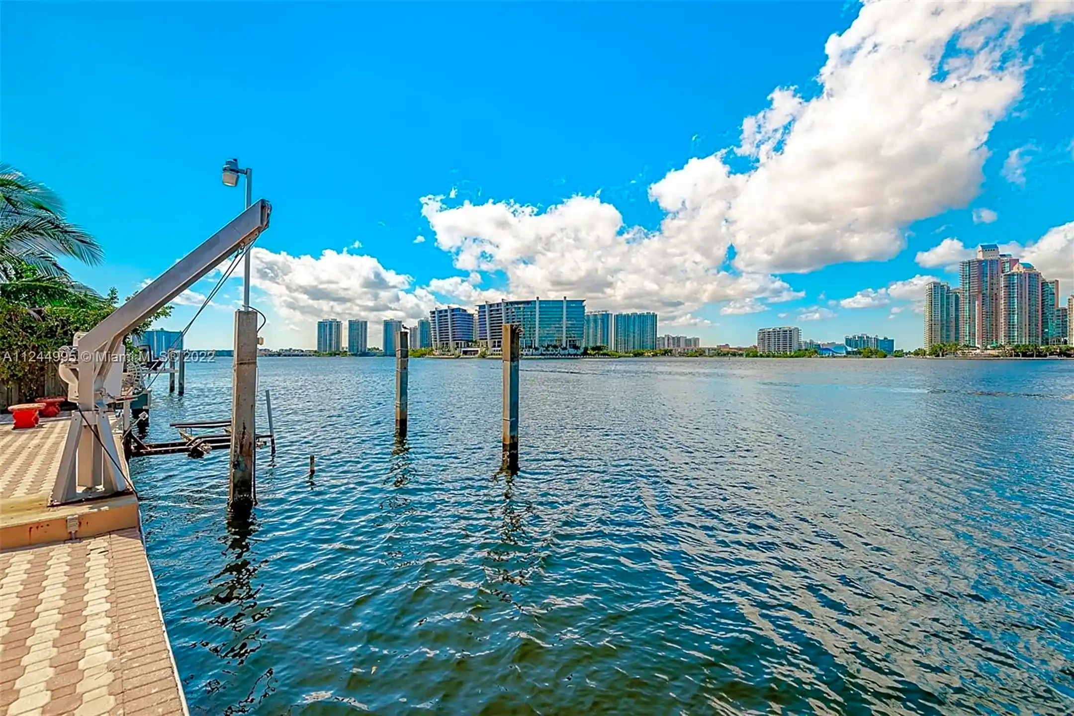 18900 N Bay Rd - Sunny Isles Beach, FL