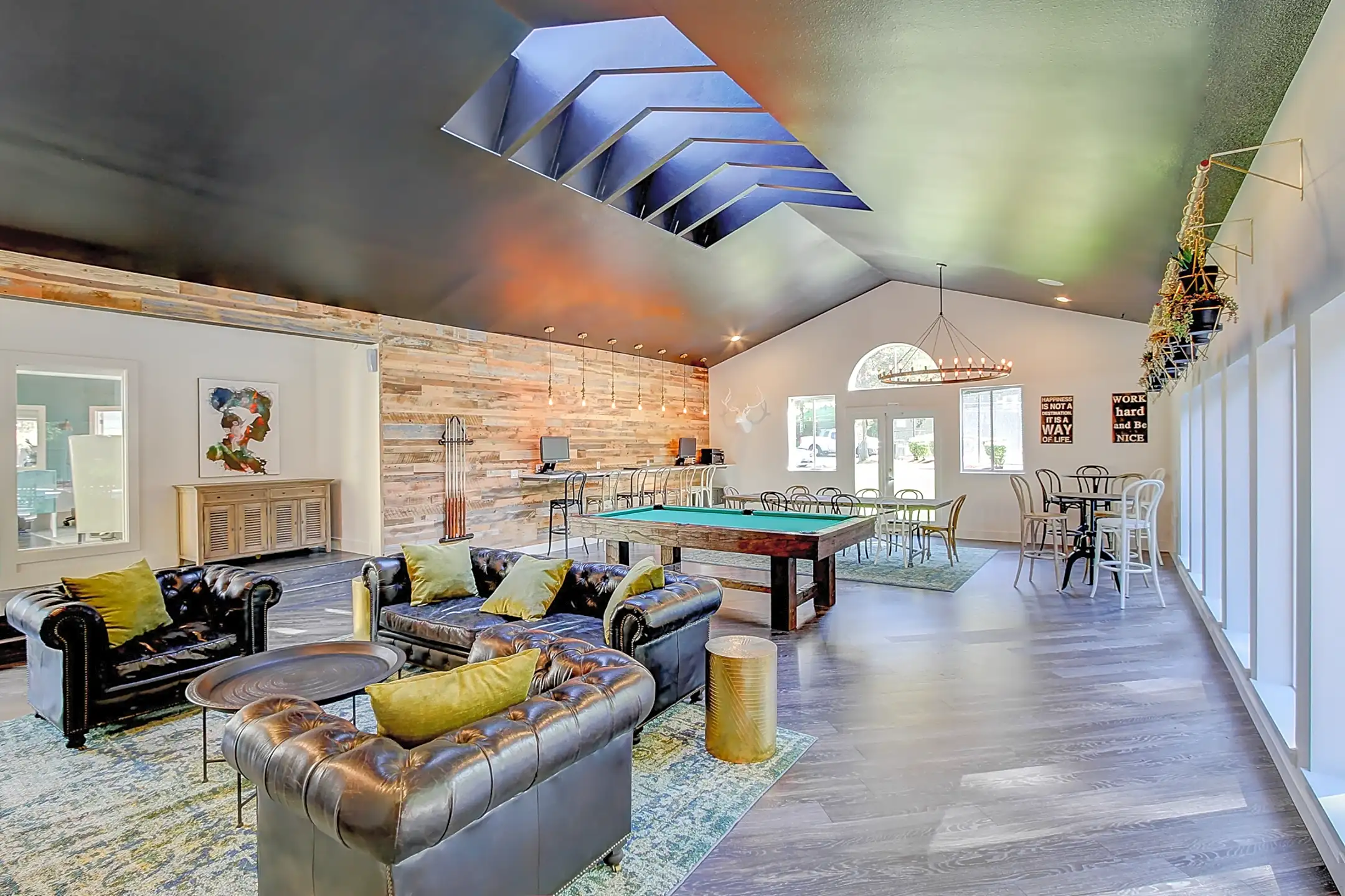 Ballinger Commons 2405 North 202nd Place Shoreline, WA Apartments