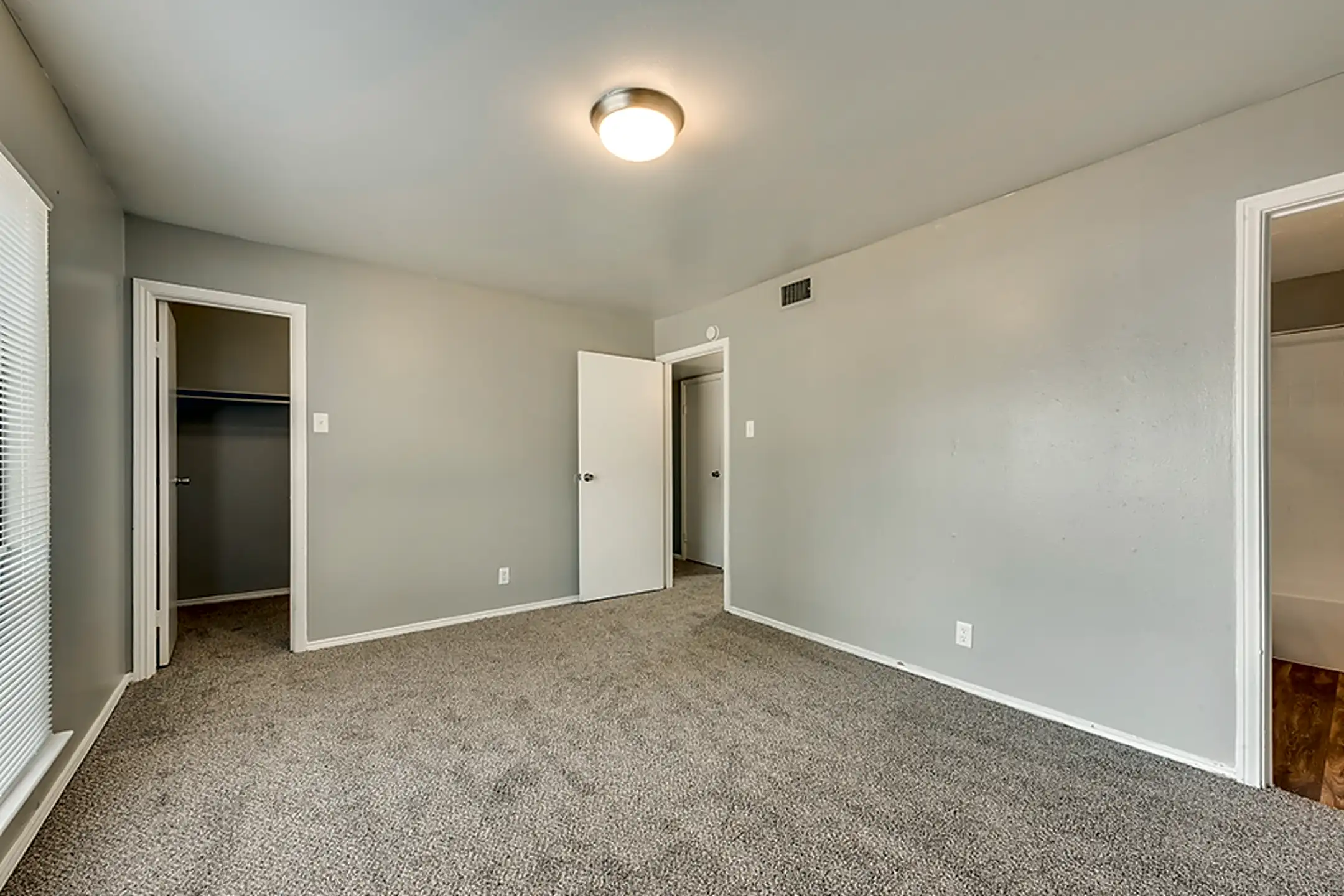 Mill House I & II 4424 Woodhollow Dr Dallas, TX Apartments for Rent