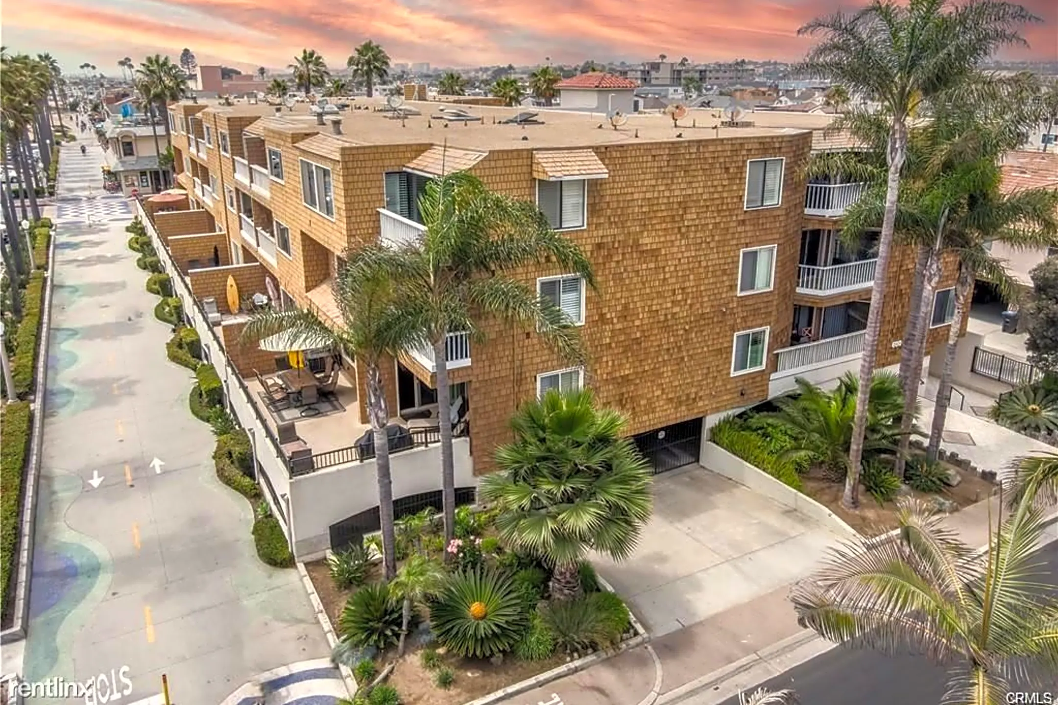 600 E Oceanfront Condos - Newport Beach, CA 92661