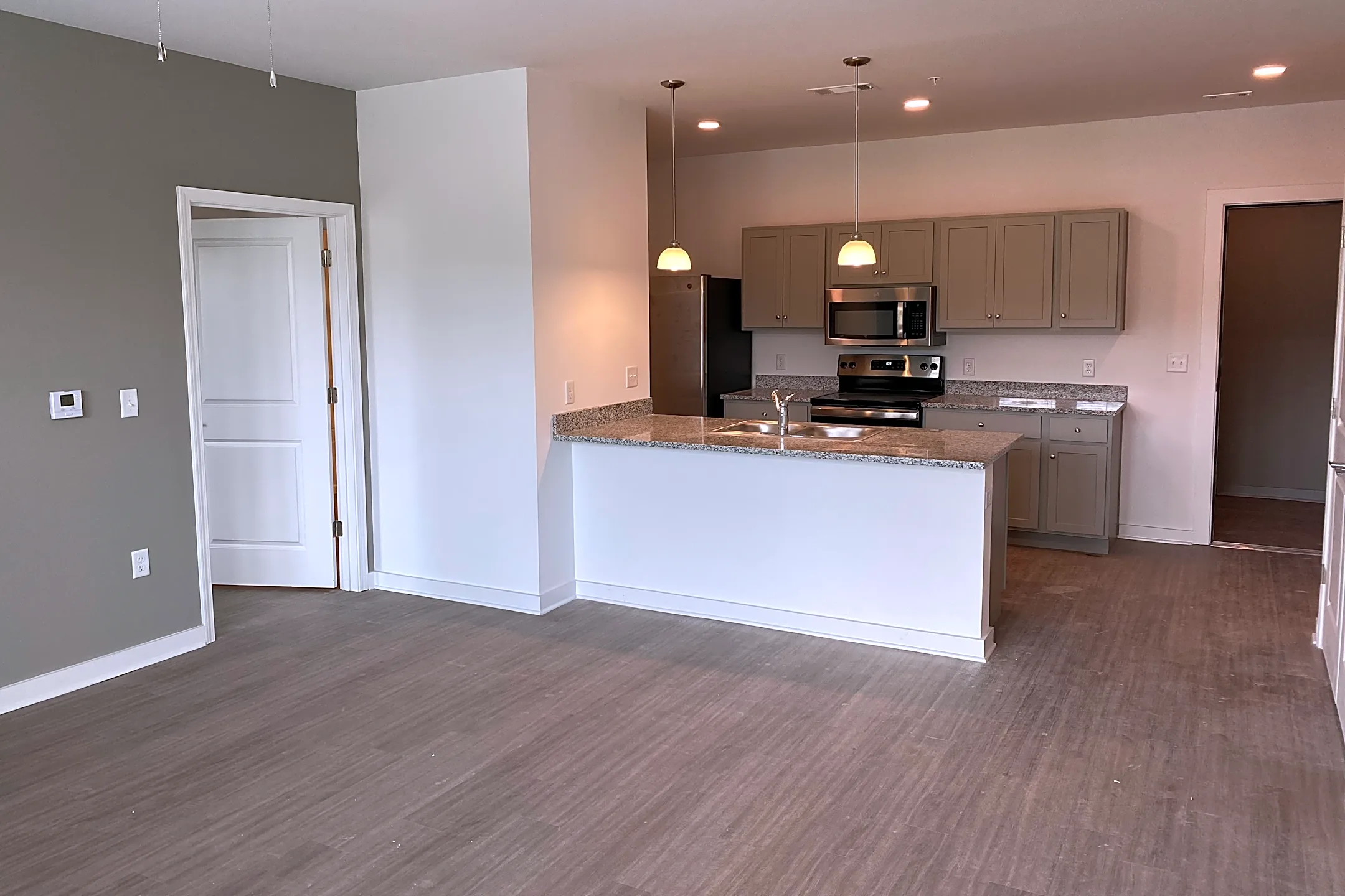 Lakeland Town Square 97019849, US79 Lakeland, TN Apartments for