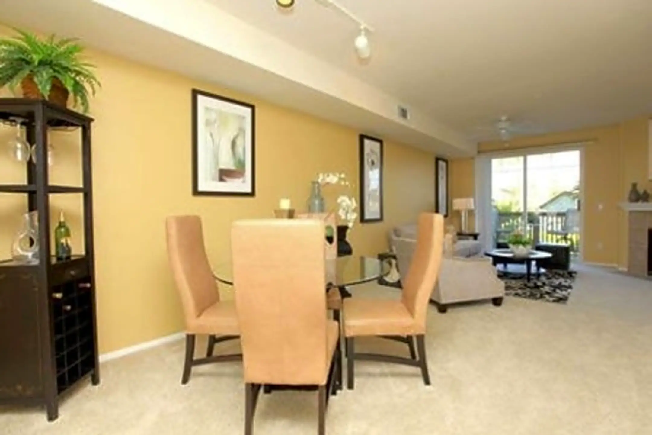 Arbors Parc Rose 1500 Tulipan Circle Oxnard, CA Apartments for Rent