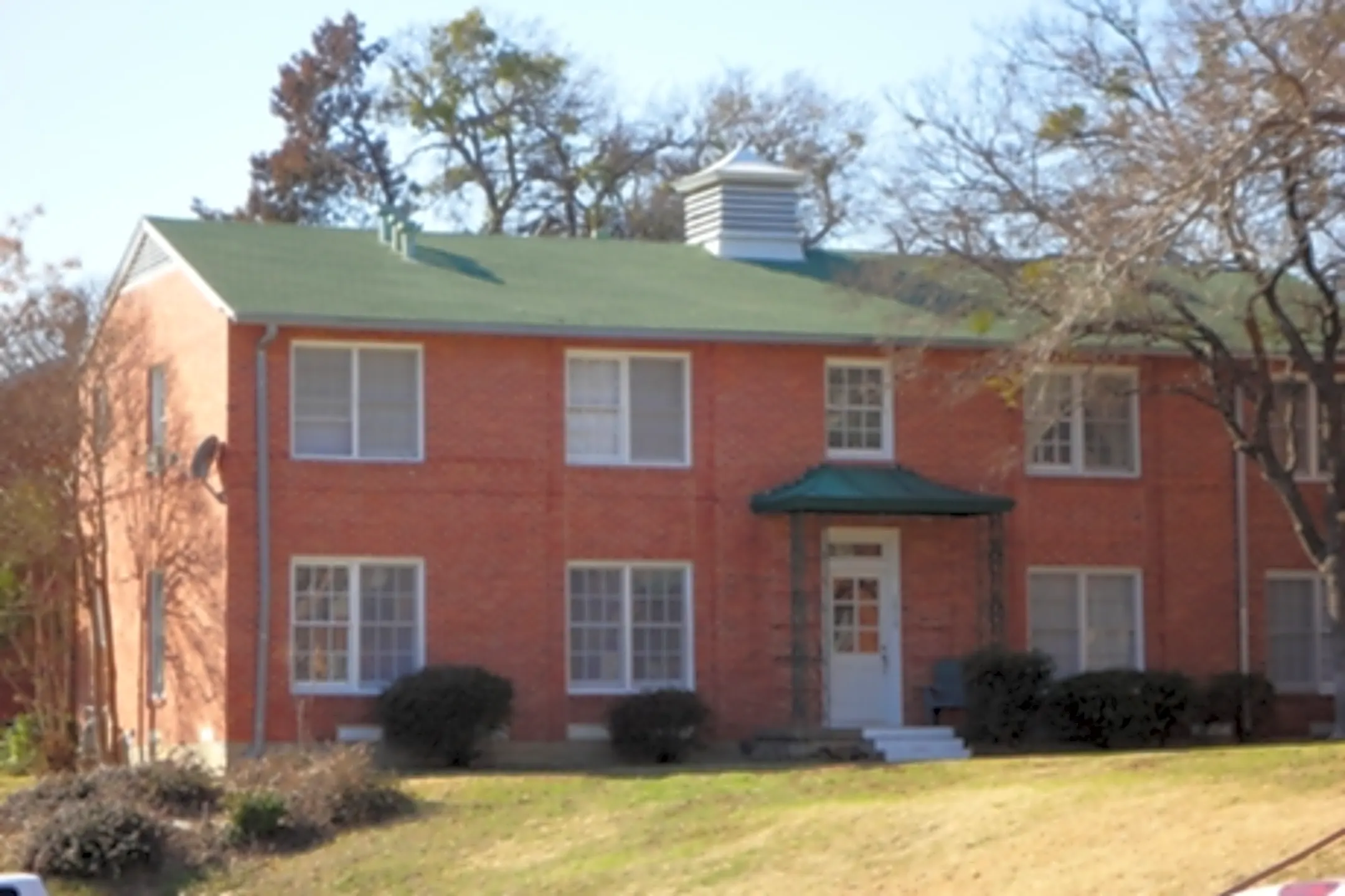 Virginia Manor Apartments 1902 Tarrant Pl Dallas, TX Apartments for