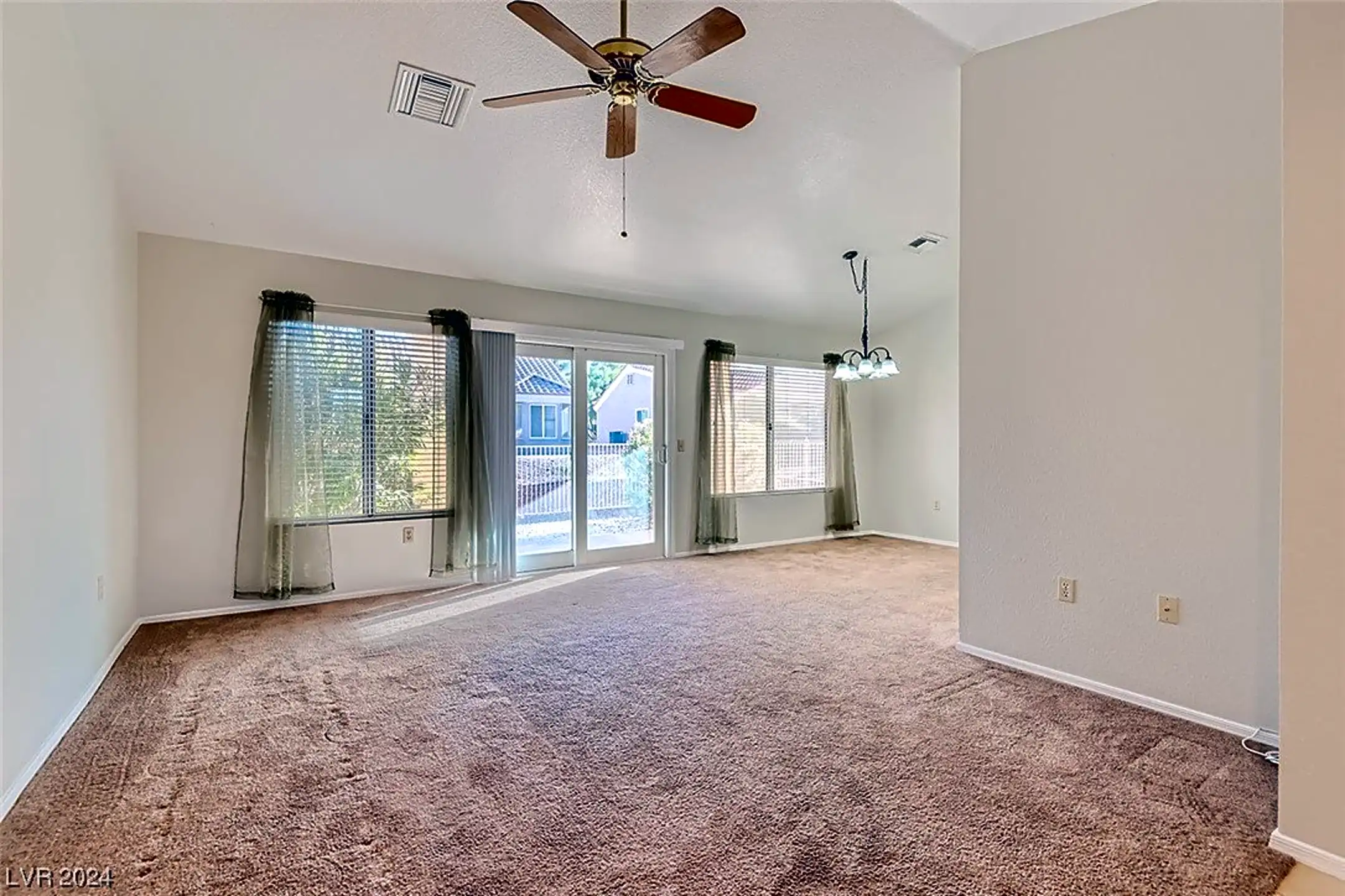 8729 Pennystone Ave Houses Las Vegas, NV 89134