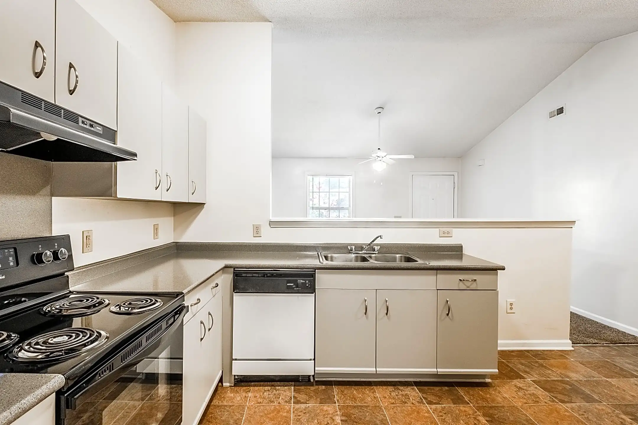 Oakwood Apartments Newton, NC 28658