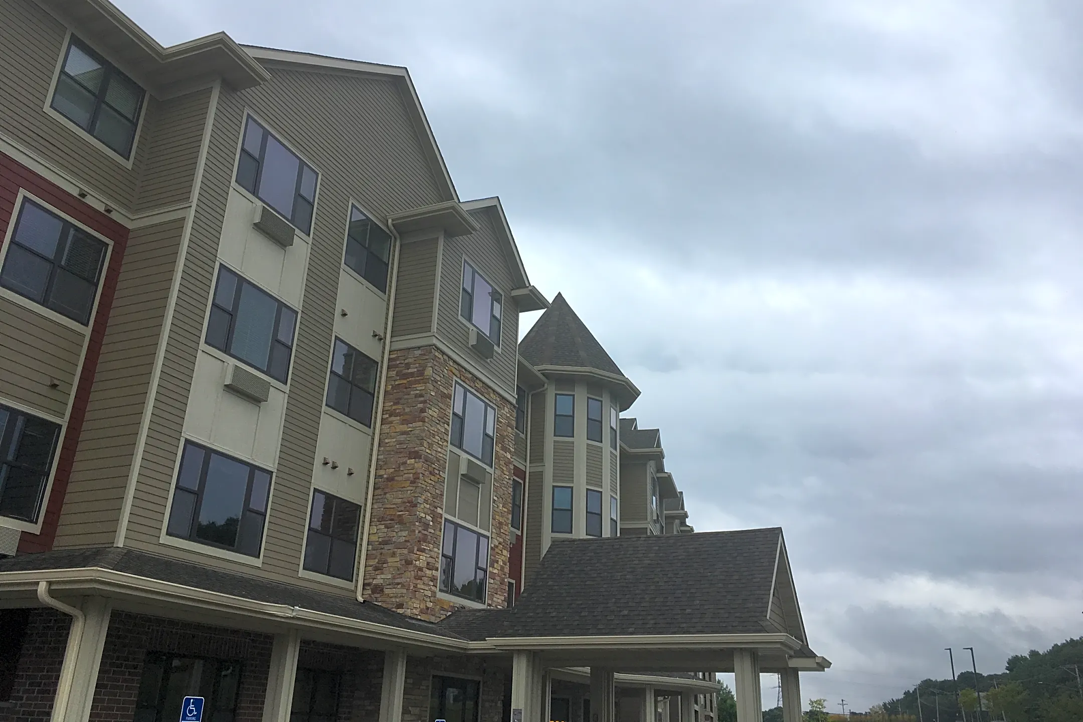 Cardigan Ridge Senior Living 3300 RICE ST Shoreview, MN Apartments