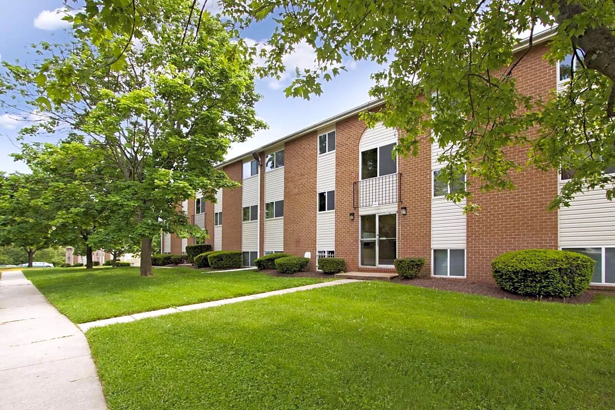 Woodlawn Village Apartments - Gwynn Oak, MD 21207