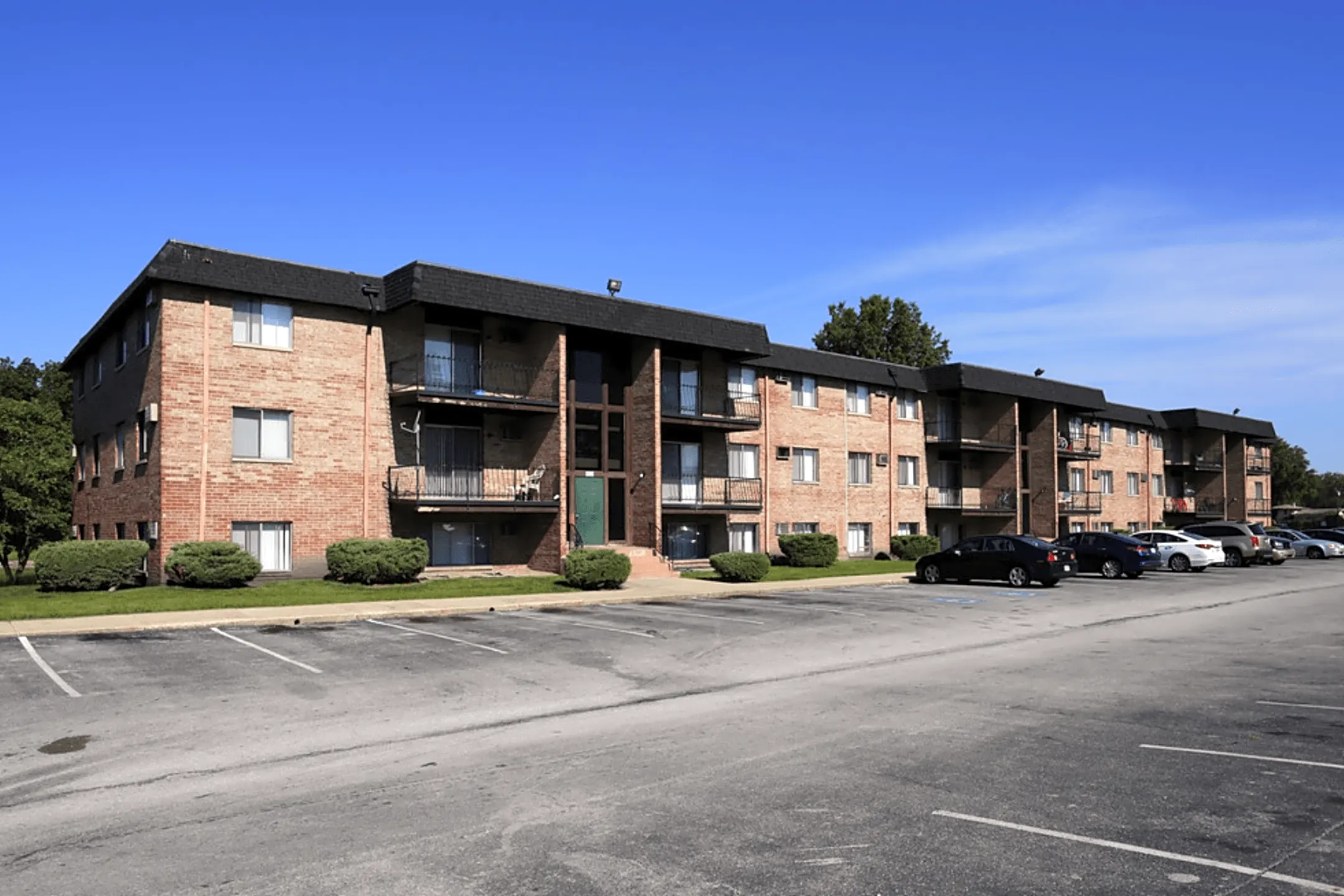 Colfax Townhomes 802 E Colfax Ave Mishawaka, IN Apartments for Rent