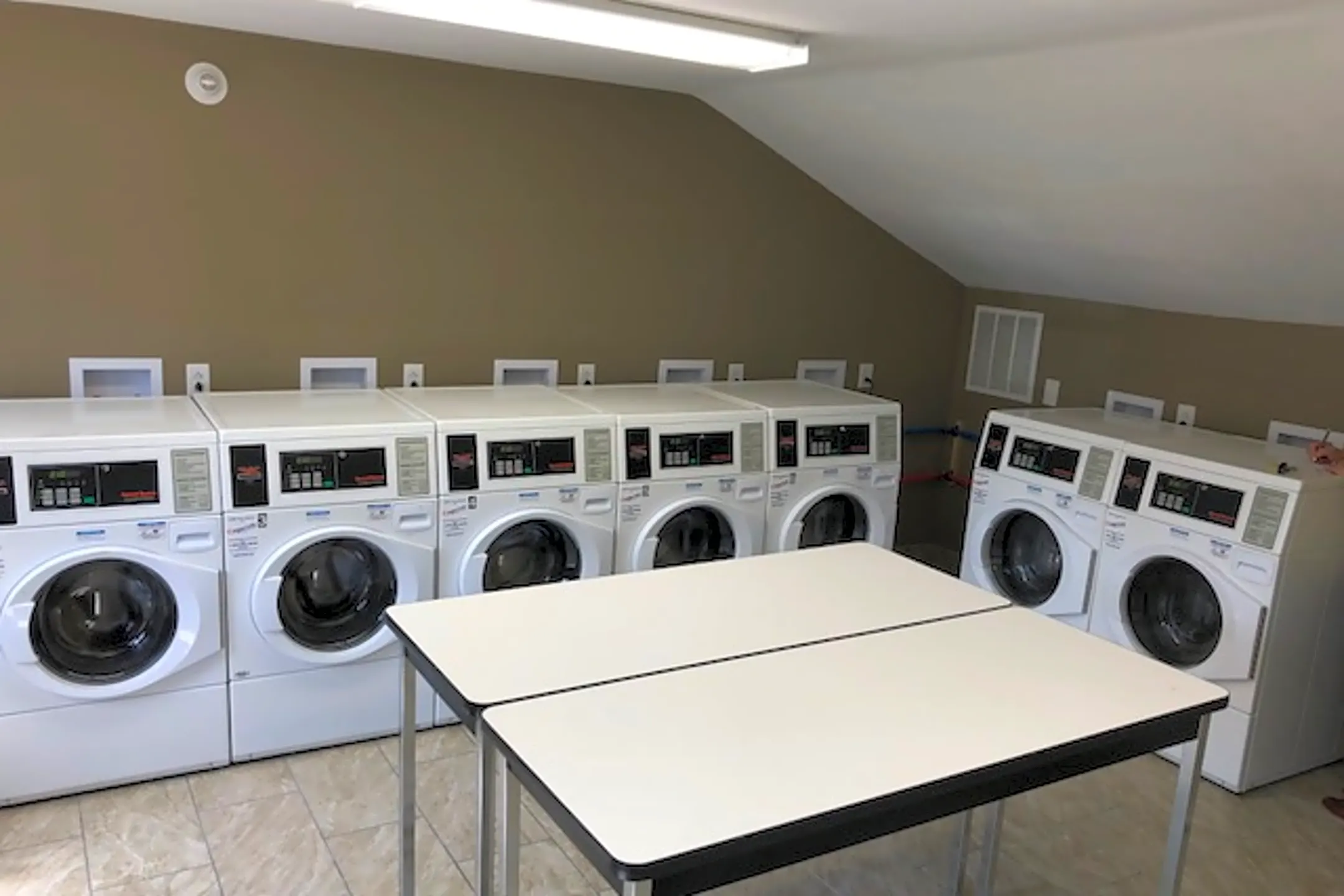 Brookchester Apartments New Milford, NJ 07646