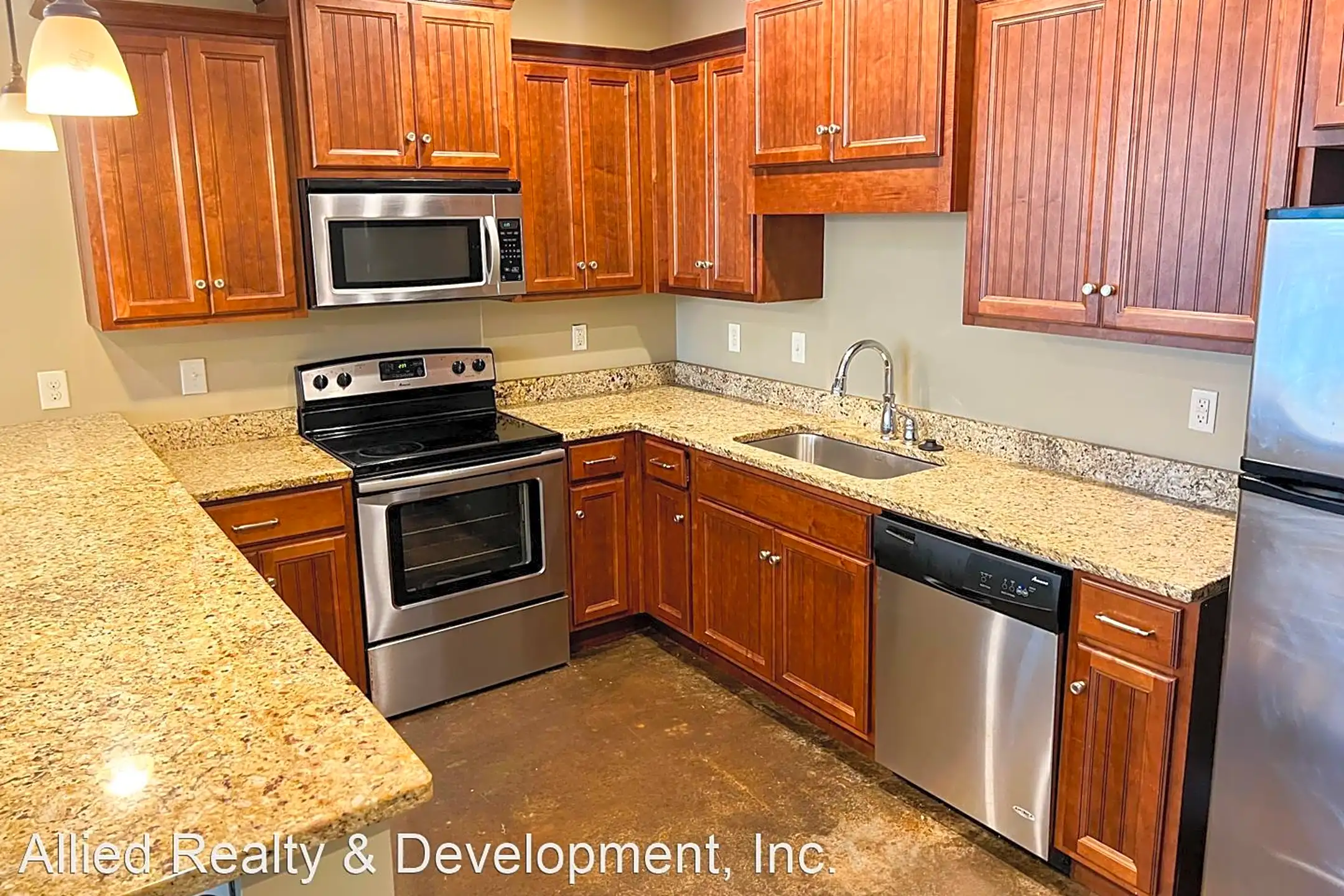 Kitchen - 1720 - 1730 10th Street East - Tuscaloosa, AL