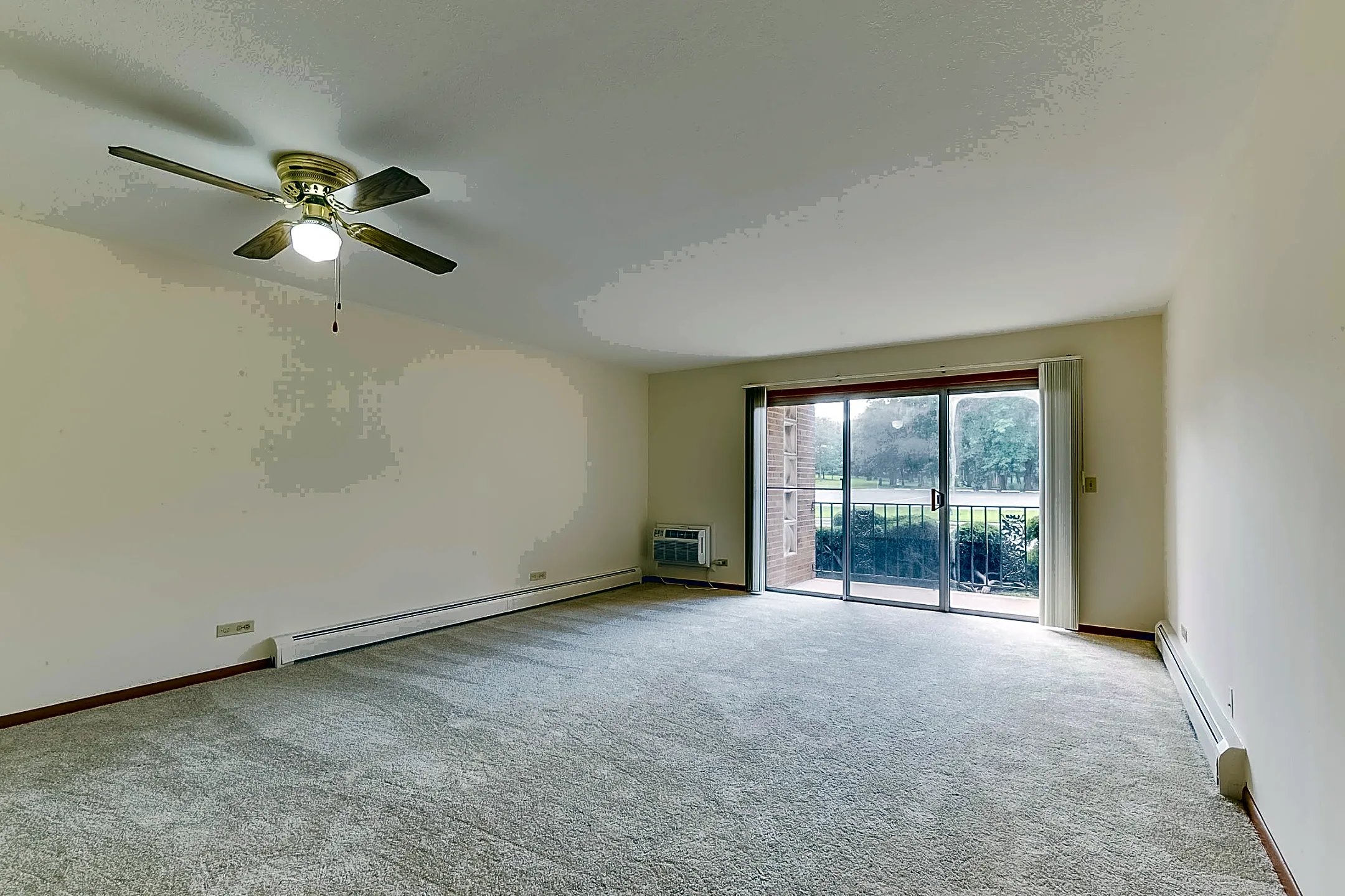 Imperial Tower Apartments - 805 Baldwin Ave | Waukegan, IL for Rent | Rent.