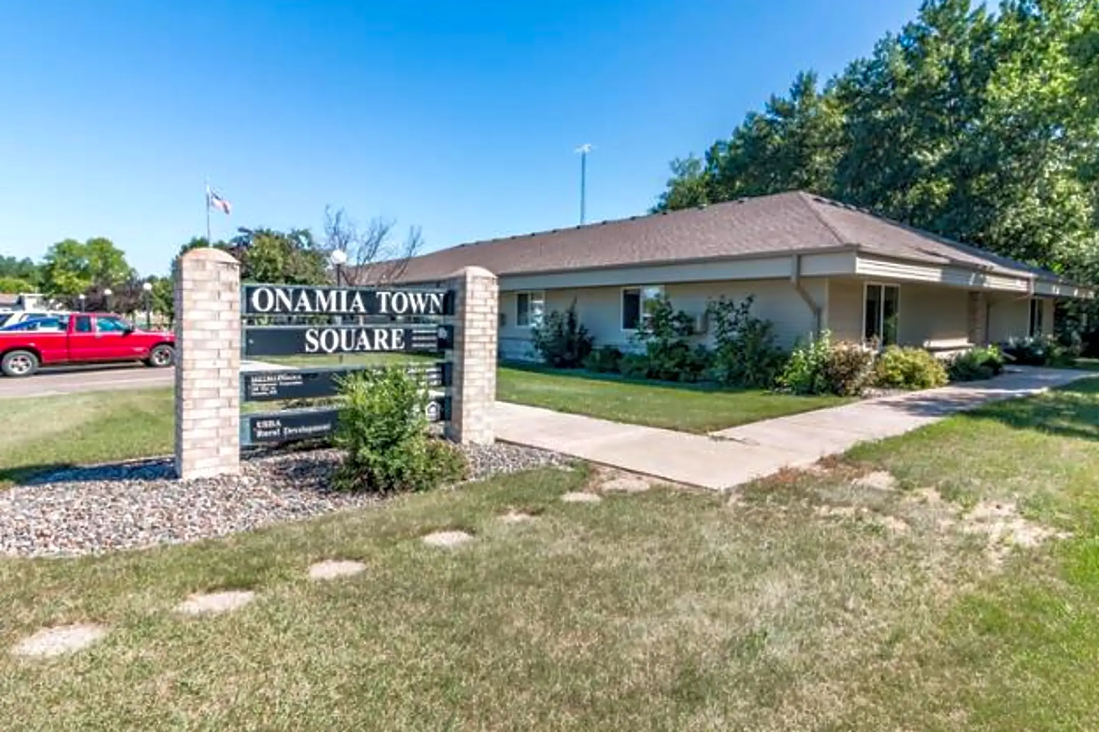 Onamia Town Square 204, 206, 208 Railroad Ave W Onamia, MN
