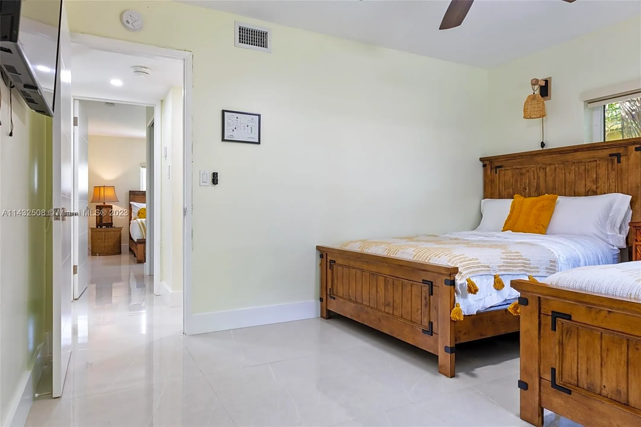 Bedroom - 1100 SW 20th St - Fort Lauderdale, FL