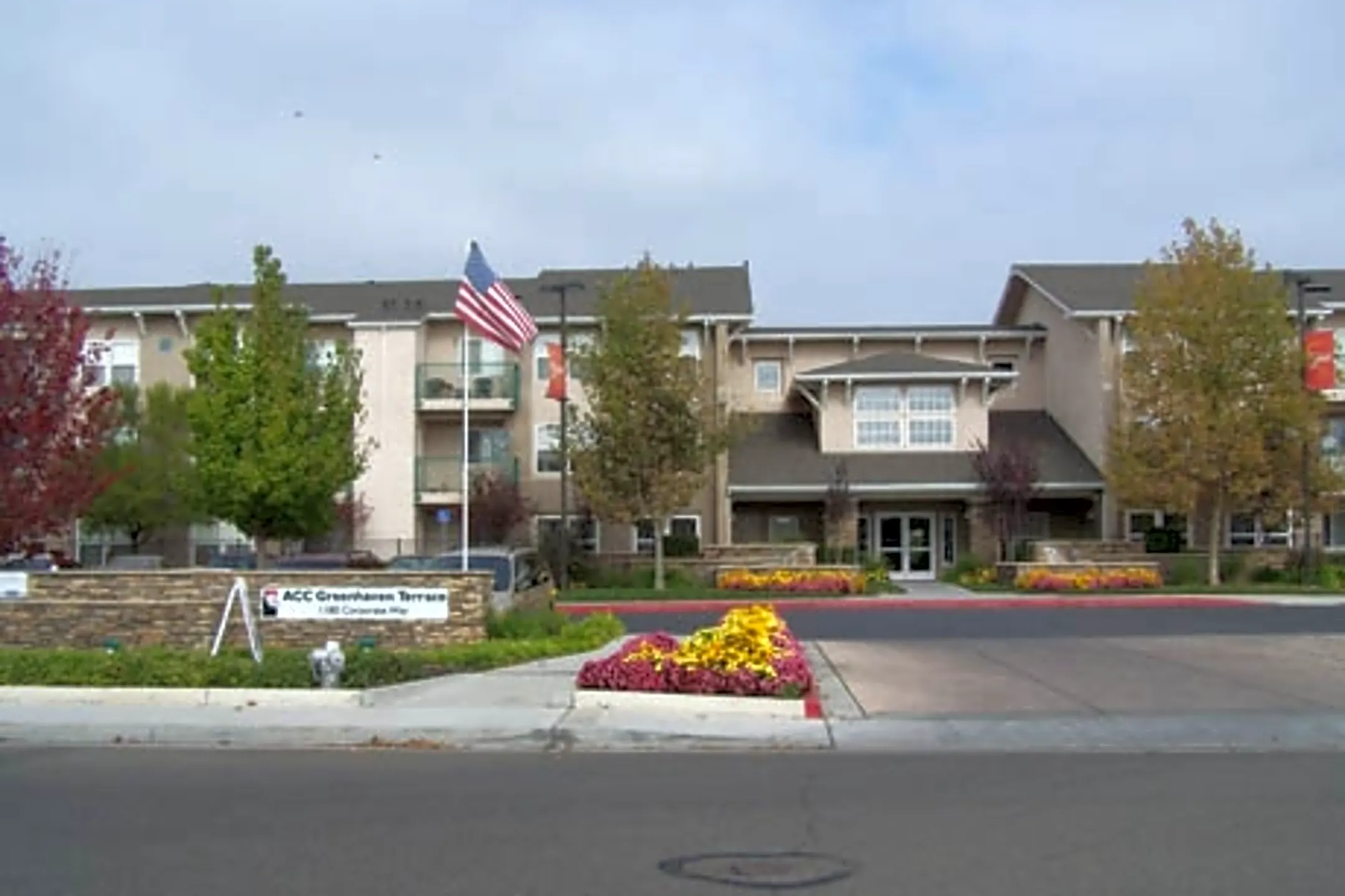 Greenhaven Terrace 1180 Corporate Way Sacramento, CA Apartments for