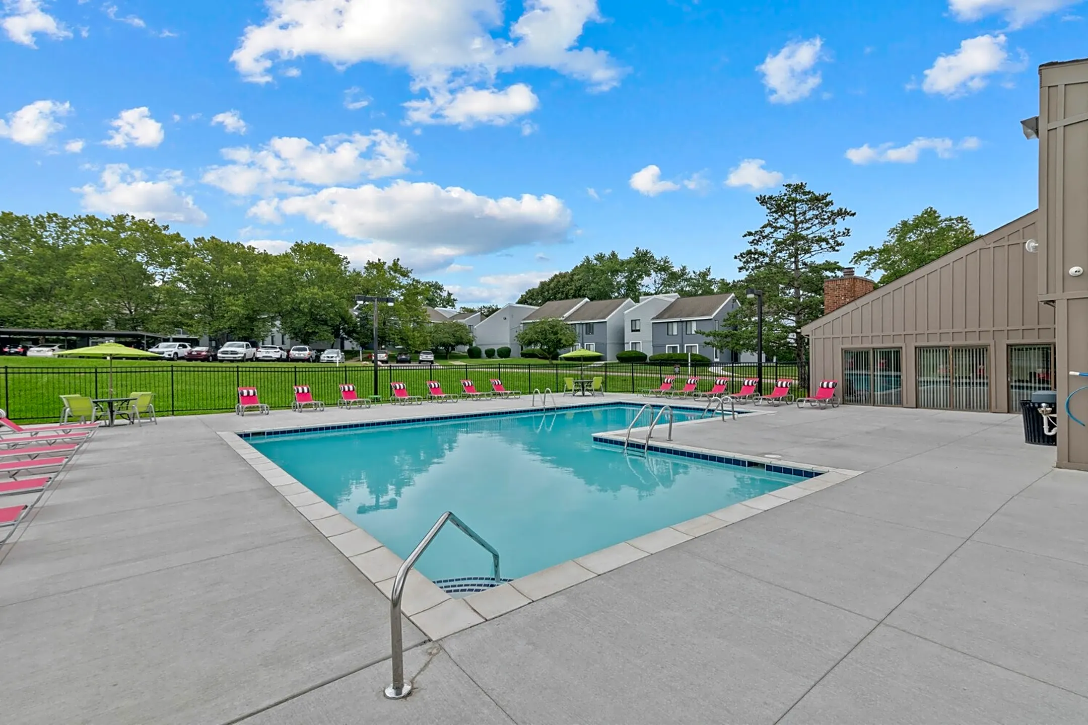 Northville Woods 18800 Innsbrook Dr Northville, MI Apartments for