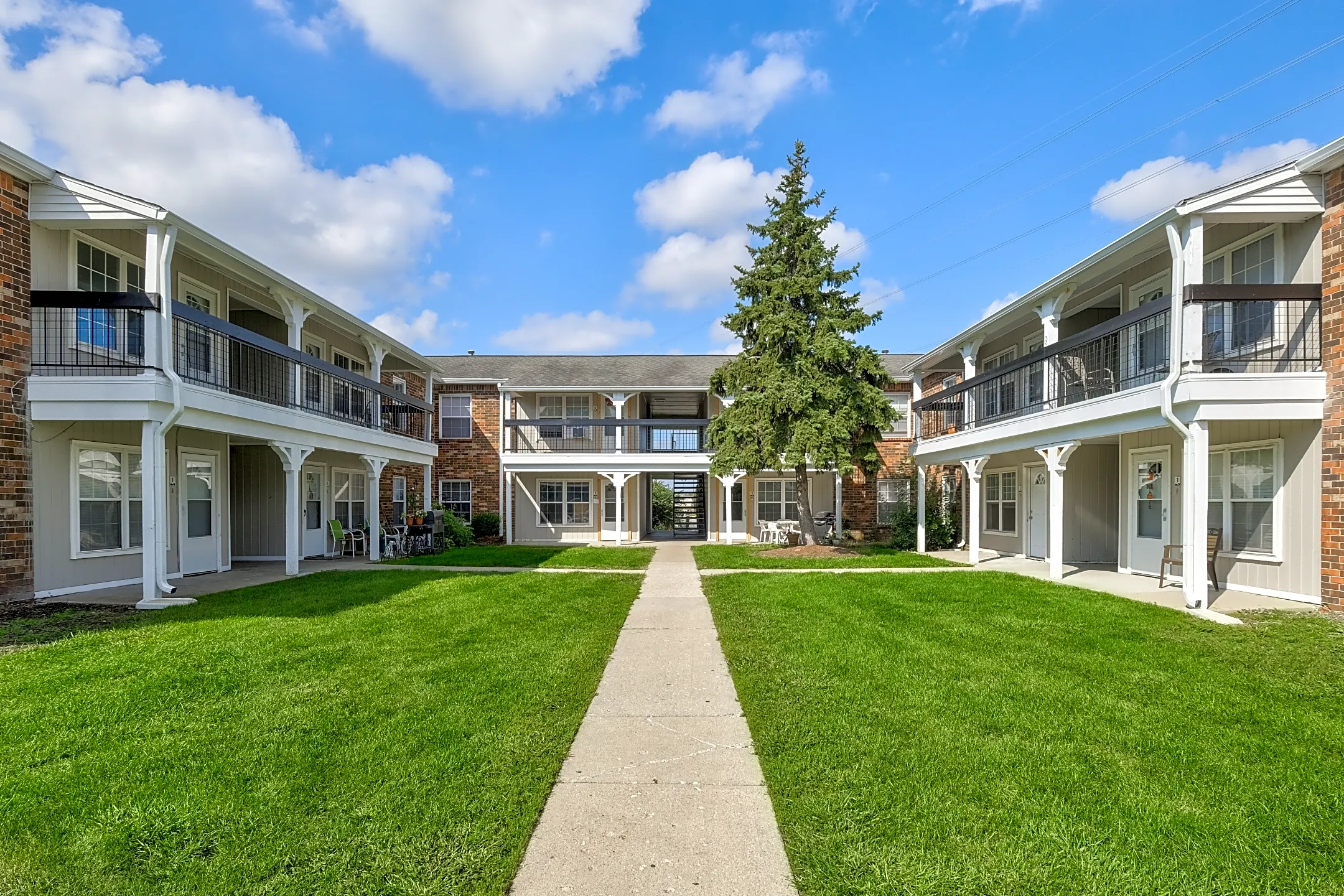 Fountain Lake Villas - 2220 E Stop 13 Rd | Indianapolis, IN Apartments ...