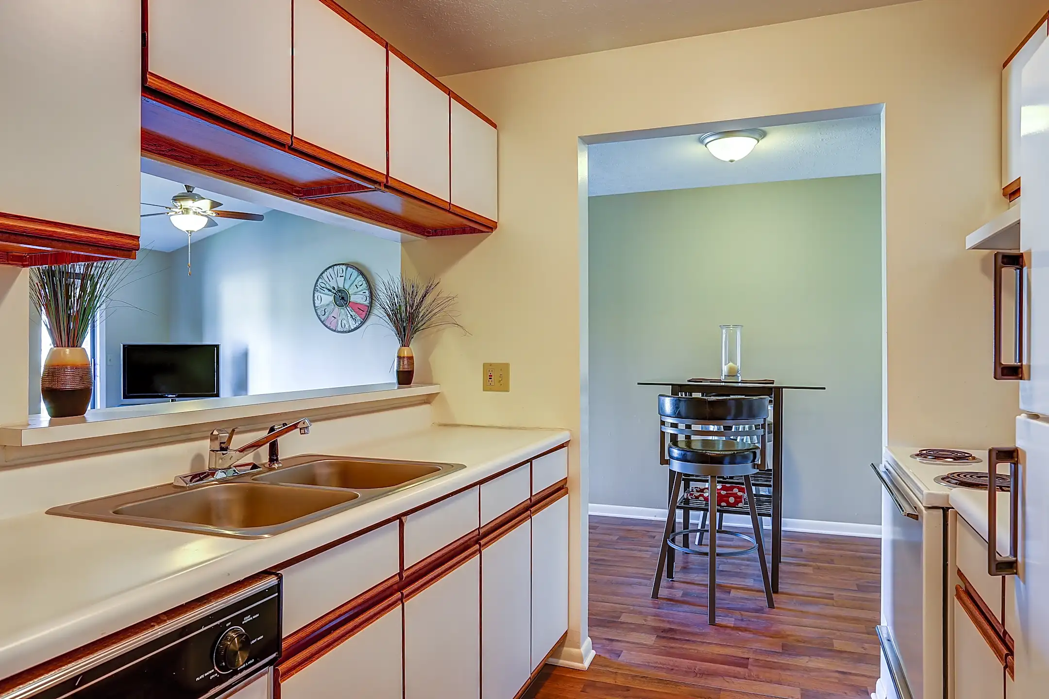 Edison Pointe Apartments Mishawaka, IN 46545