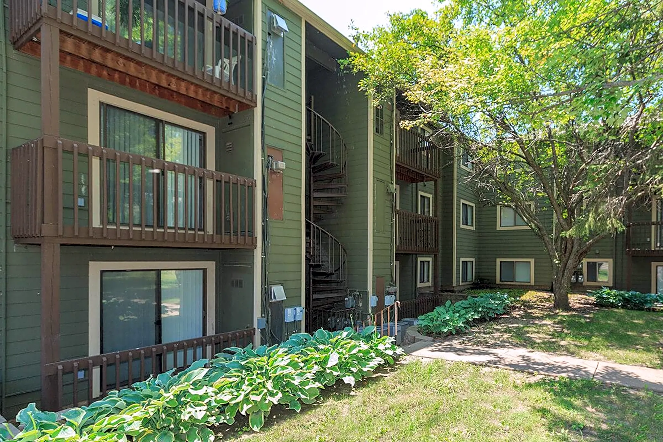 Pheasant Ridge Apartments - 3500 70th St | Moline, IL Apartments for 