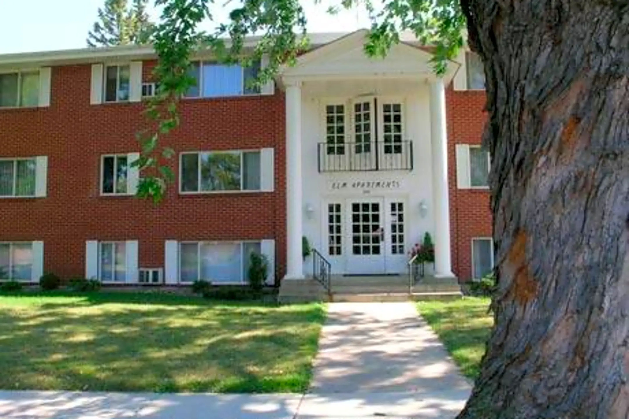 Elm Apartments 245 S Elm St Waconia, MN Apartments for Rent Rent.