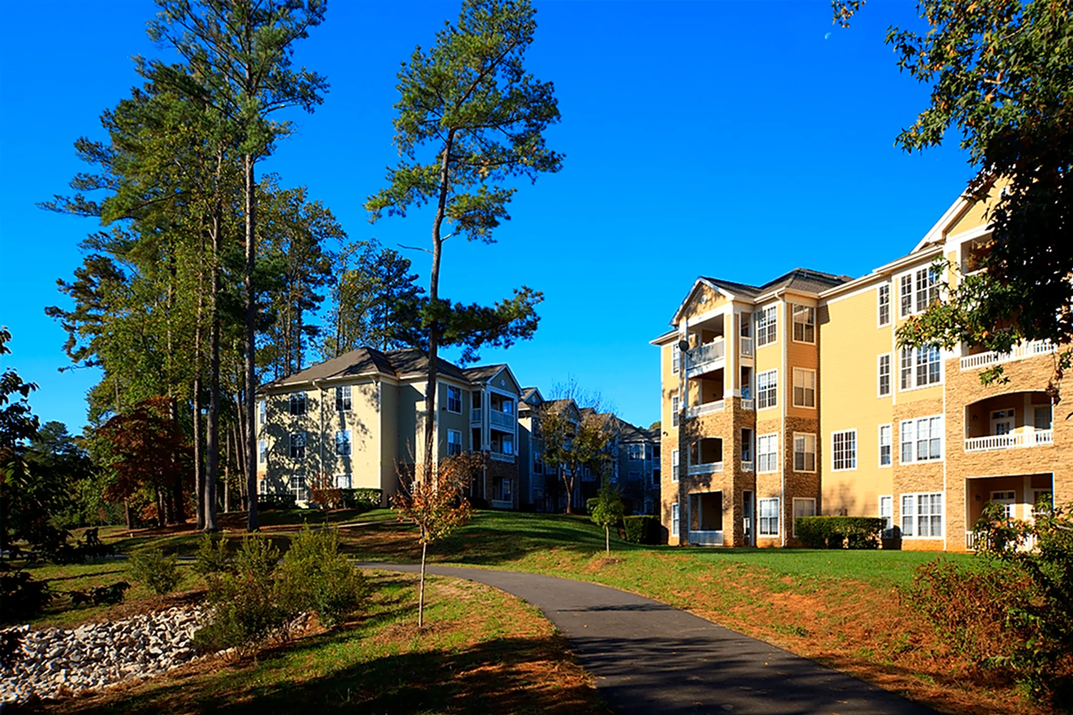 Building - The Lodge at Crossroads - Cary, NC