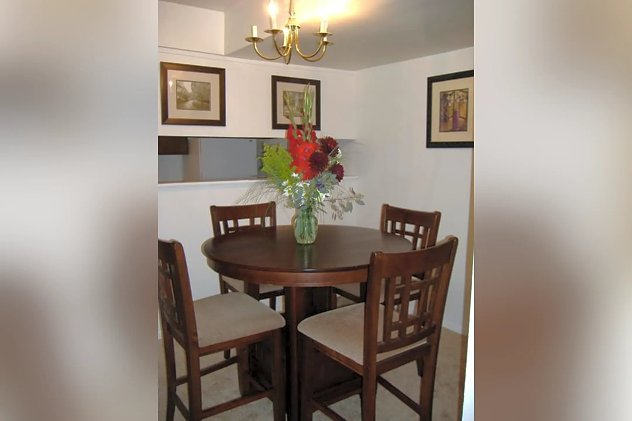 Country Meadow Apartments 2024 Sunnyside Dr Kalamazoo, MI