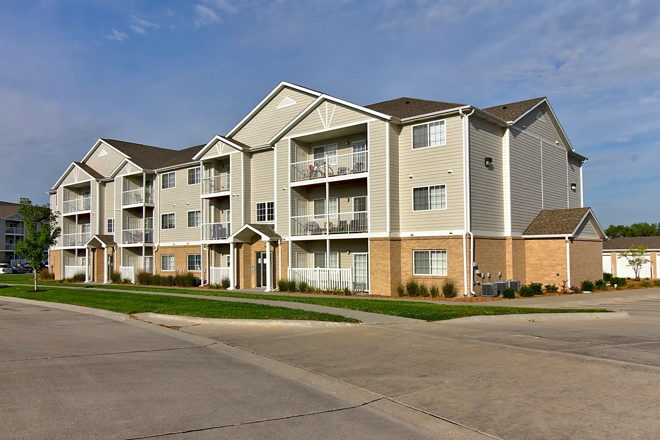 HIP Properties Lincoln, NE 68522