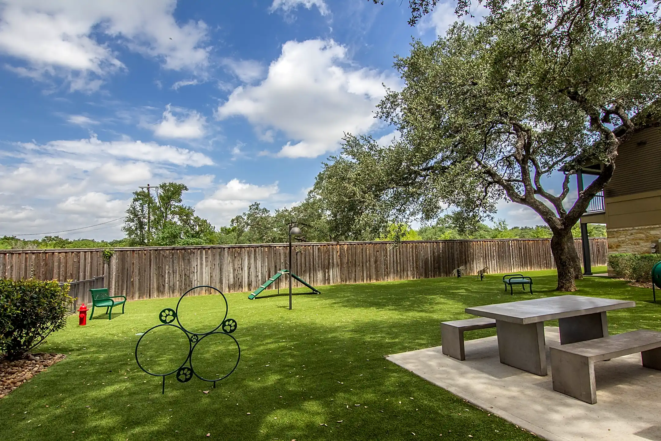 Platinum Shavano Oaks 14811 Huebner Rd San Antonio, TX Apartments