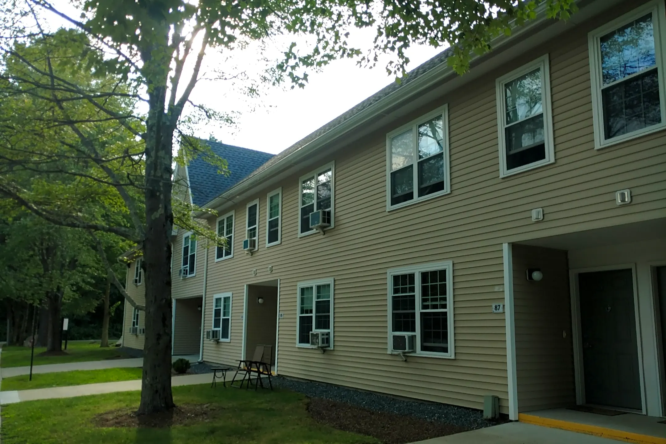 Ashland Commons 101 Presidents Row Ashland, MA Apartments for Rent