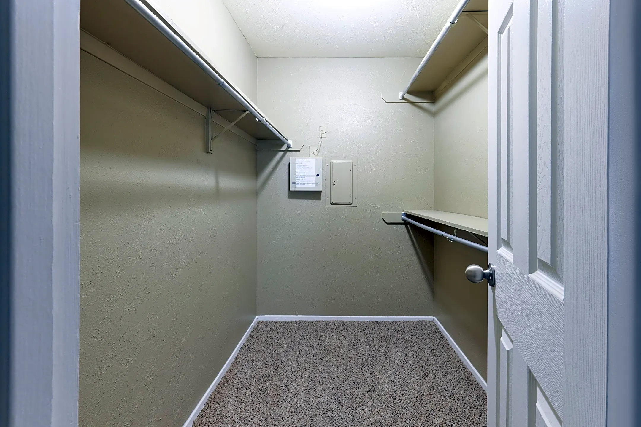 Summerwood Cove 9821 Summerwood Cir Dallas, TX Apartments for Rent