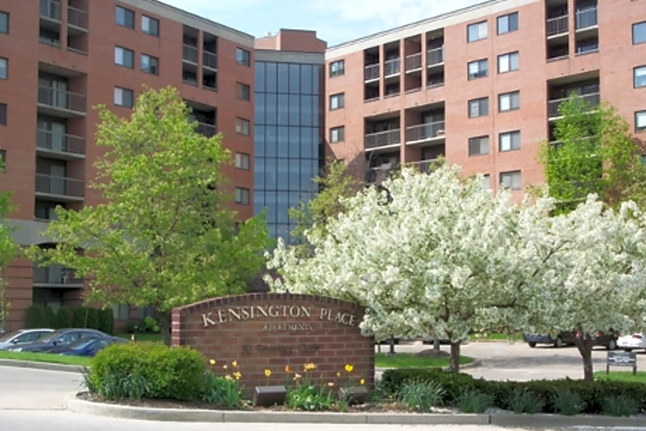 Kensington Place Apartments Cleveland Heights, OH 44118