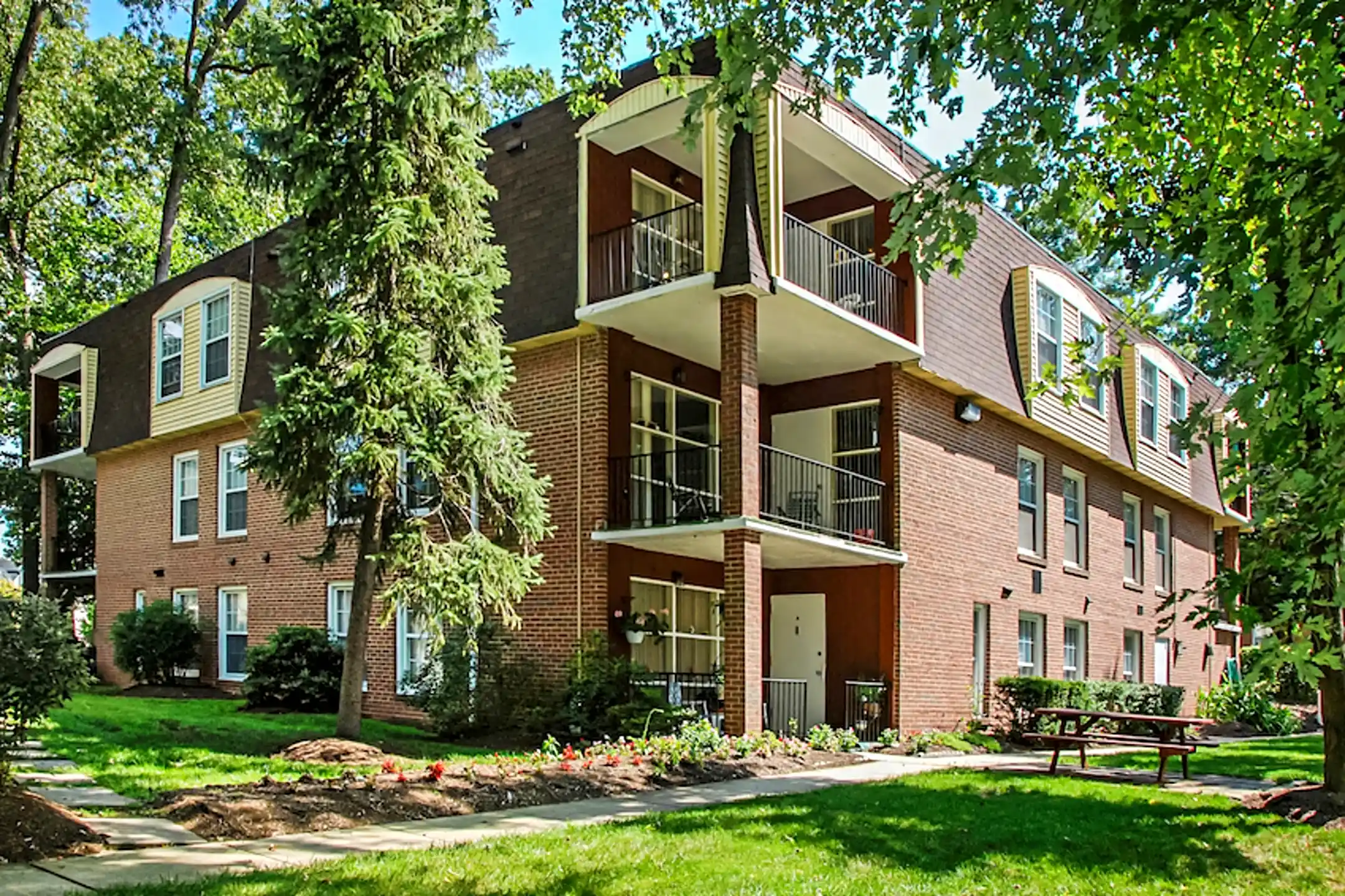 Carlyle Apartments Crofton, MD 21114