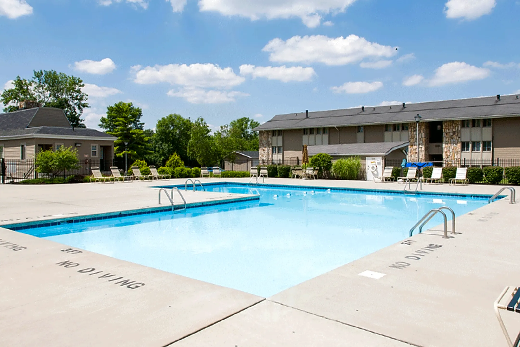 Pool - Stone Lodge Apartments - Columbus, OH