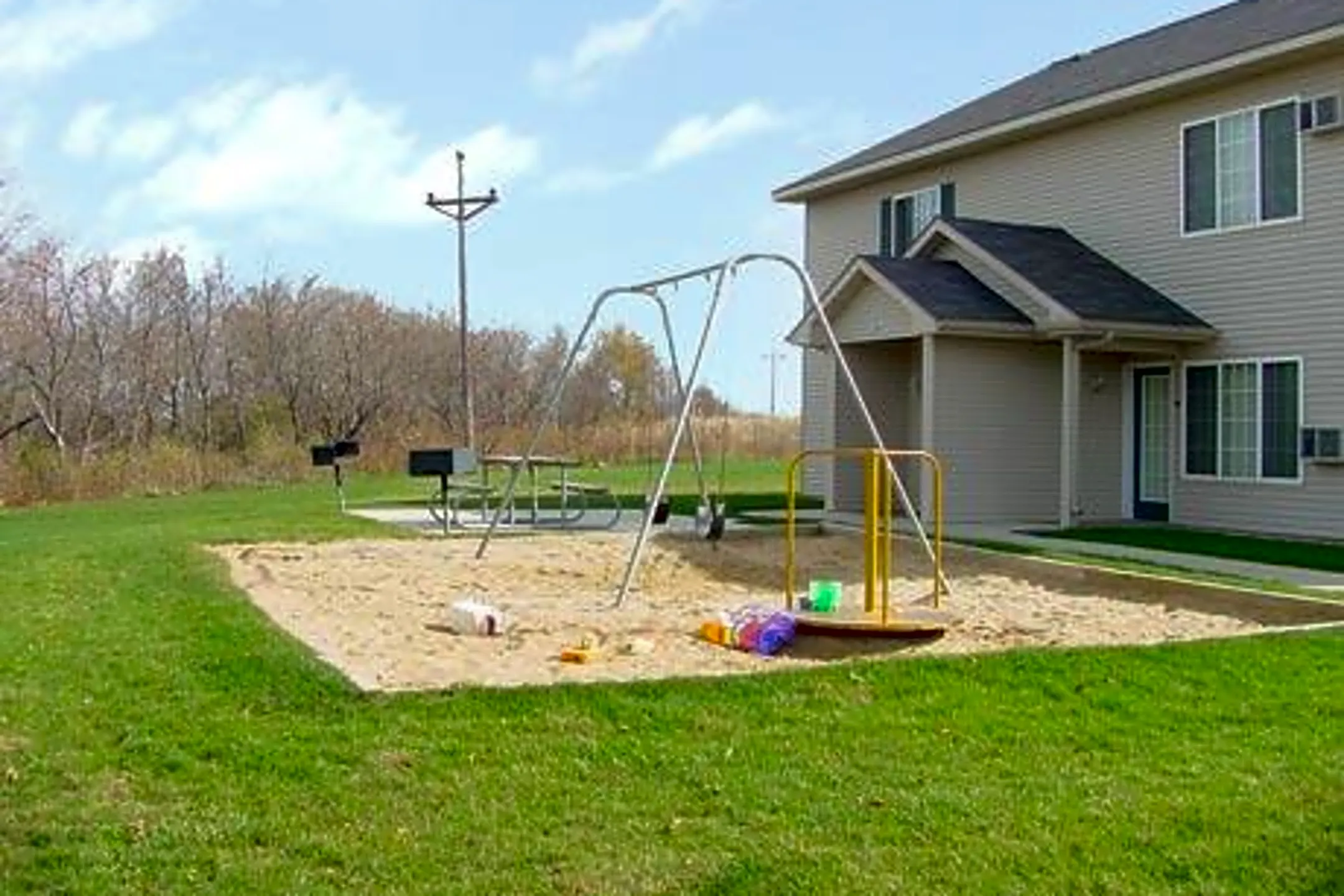 Pheasant Hollow Apartments 91 D Ave Grundy Center, IA Apartments