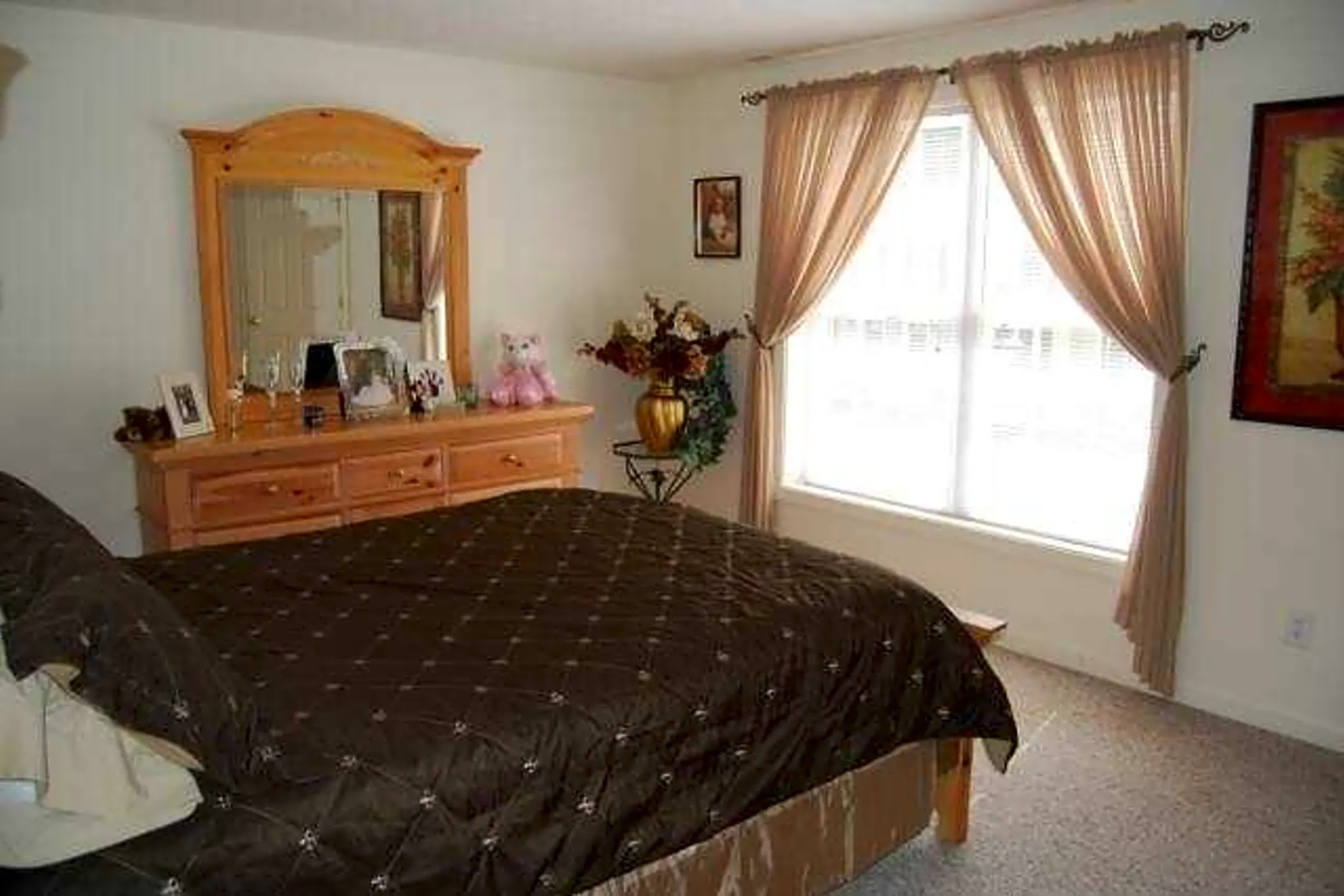 Bedroom - Whitetail Crossing - Manchester, NH