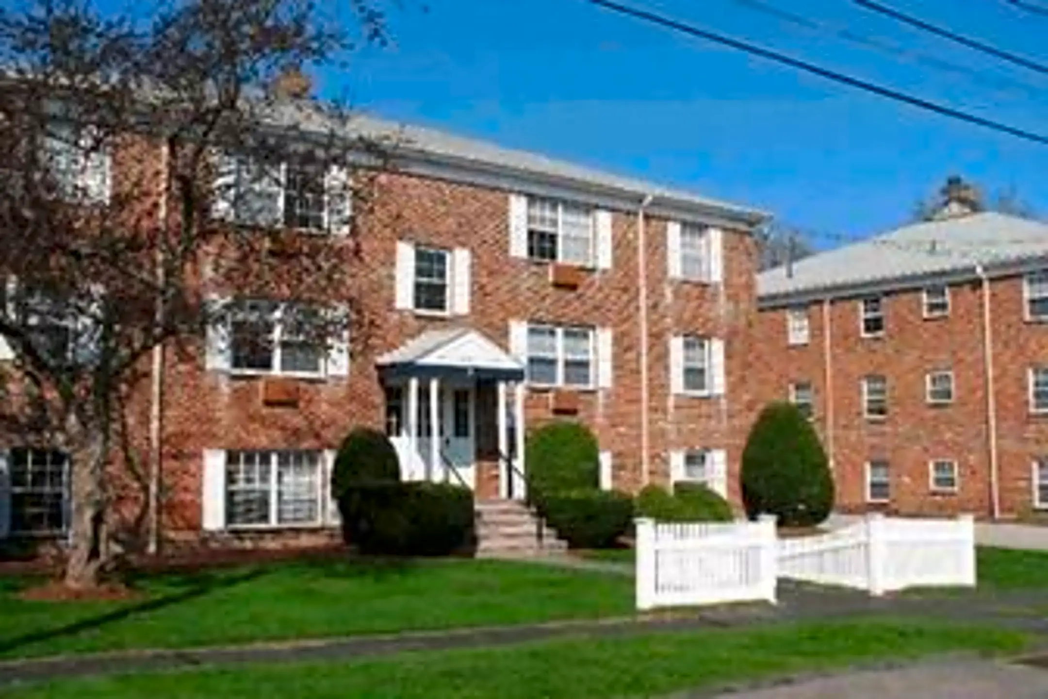 Brookside Apartments 5,7,10, and 12 Totman Road Woburn, MA