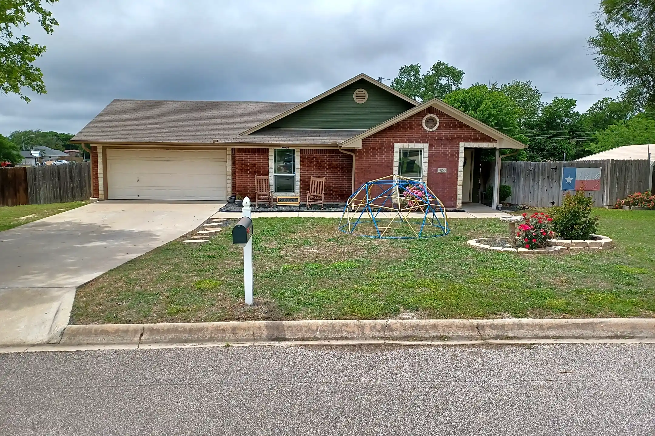 300 Julie St TX Houses for Rent Rent.