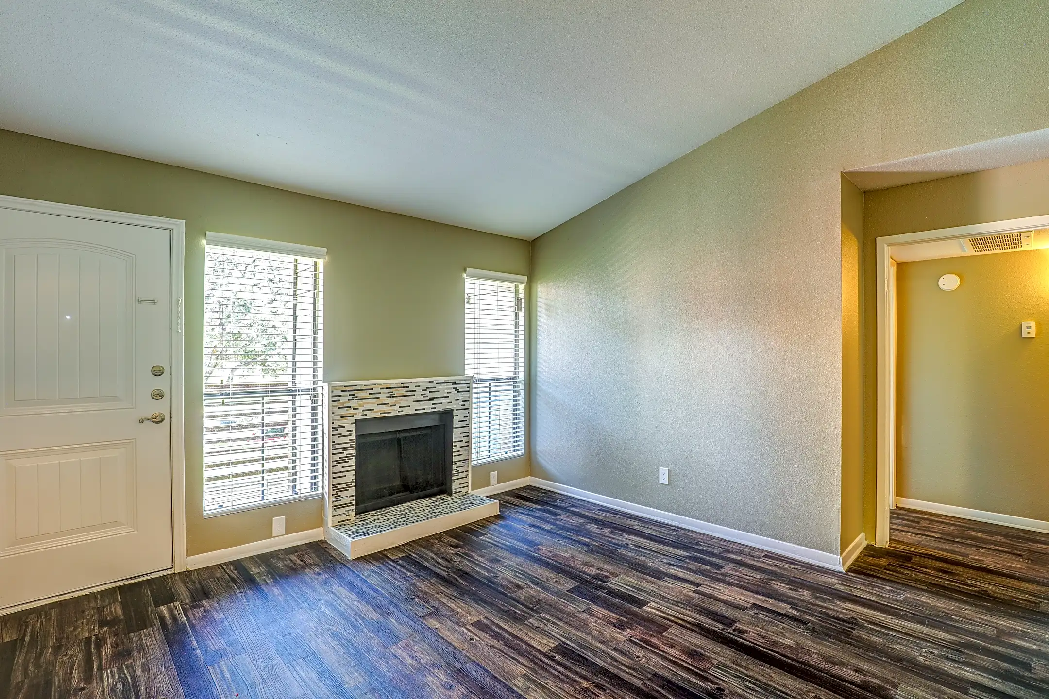 Spring Lake Haltom City, TX 76117