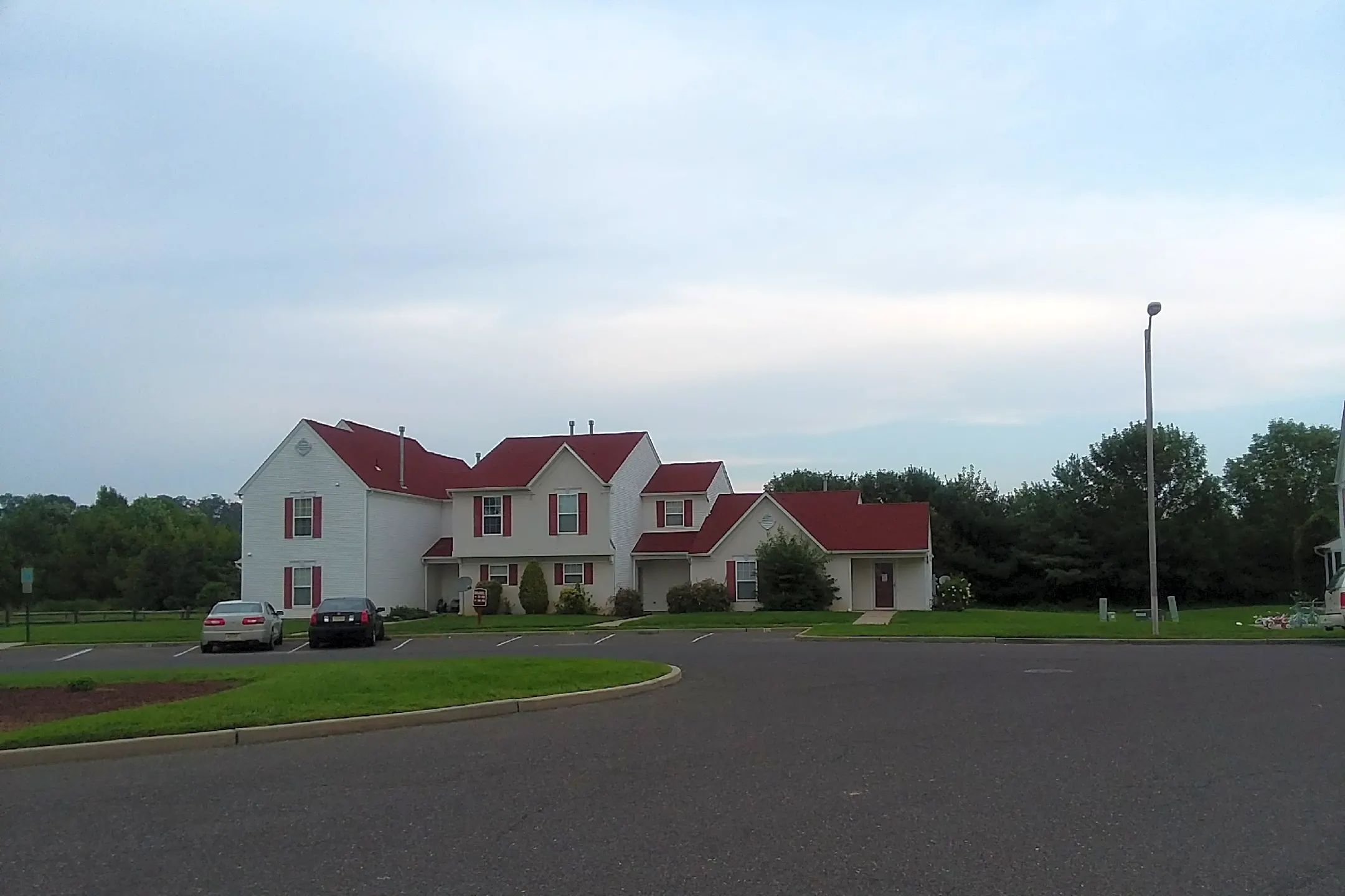 COUNTY HOUSE VILLAGE 1901 Arons Cir Sewell NJ Apartments for Rent