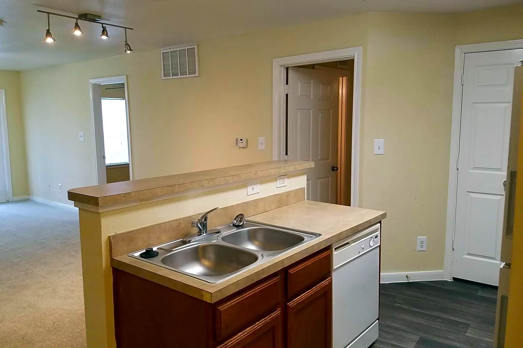 The Edge Beaumont, TX 77705