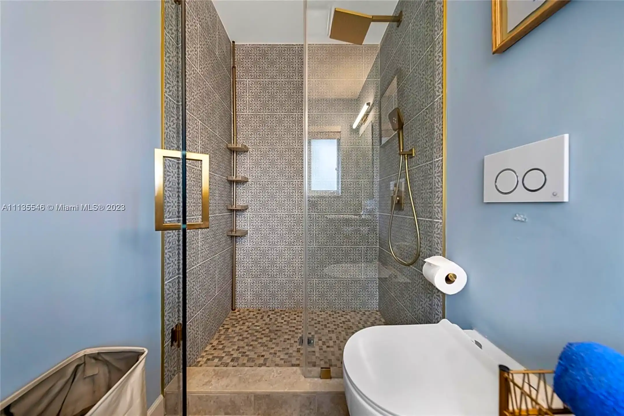 Bathroom - 3320 NE 18th Terrace - Oakland Park, FL