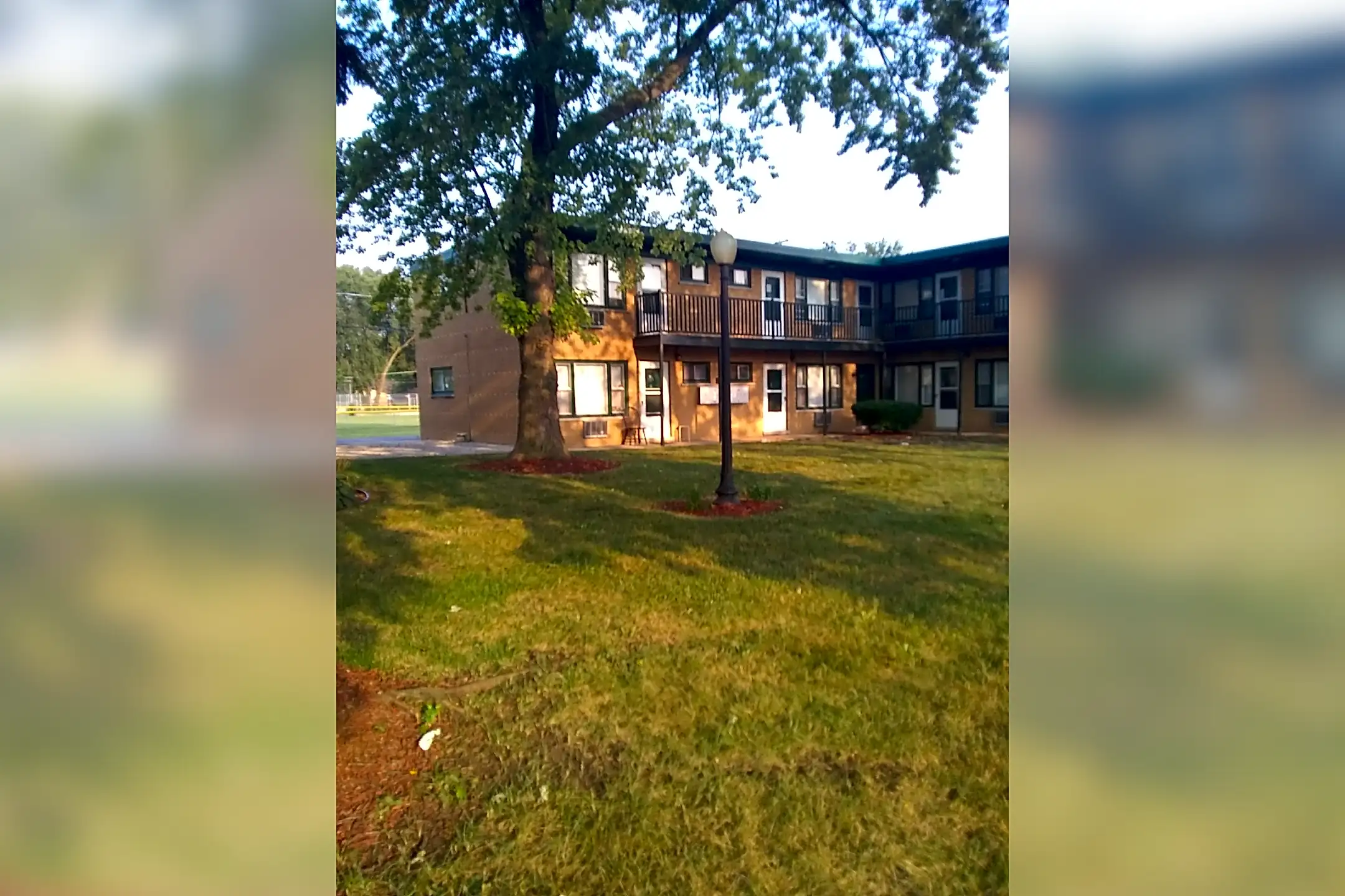 Pool - Meadow Station Apartments - Midlothian, IL