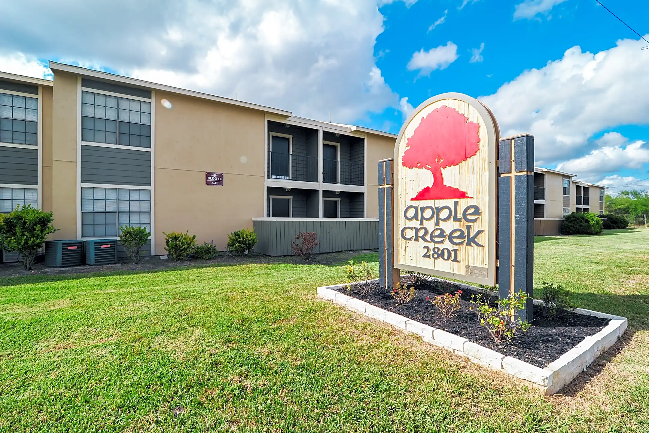 Apple Creek Apartments 2801 S Brahma Blvd Kingsville, TX Apartments