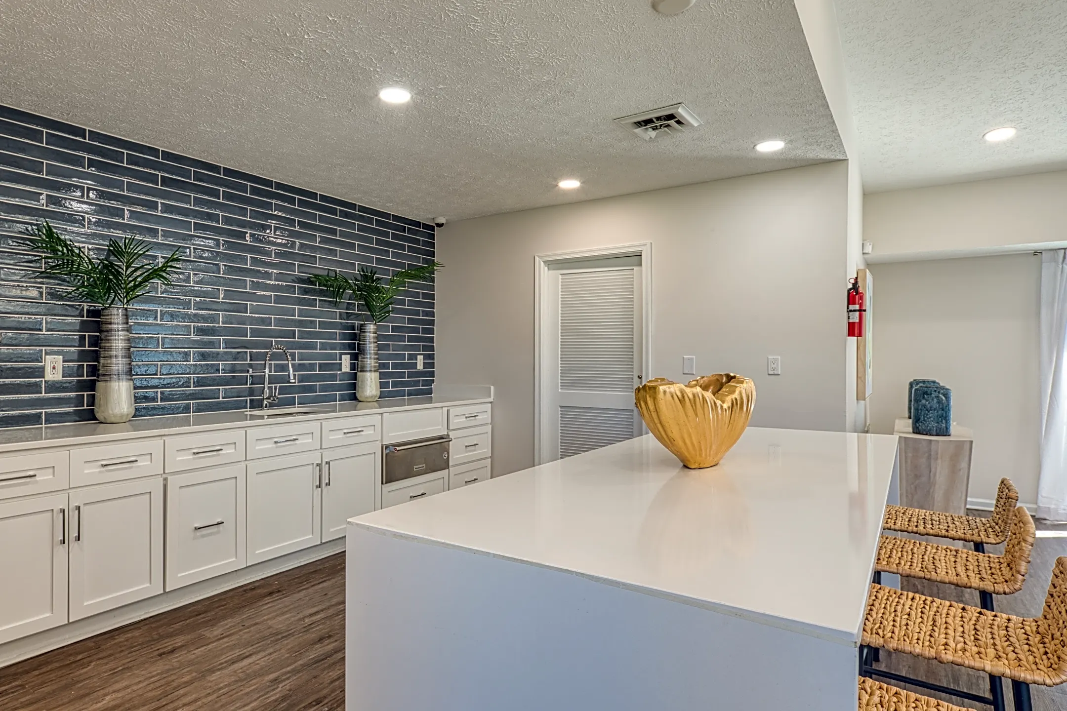 Coastline 631 Lake Edward Dr Virginia Beach, VA Apartments for Rent