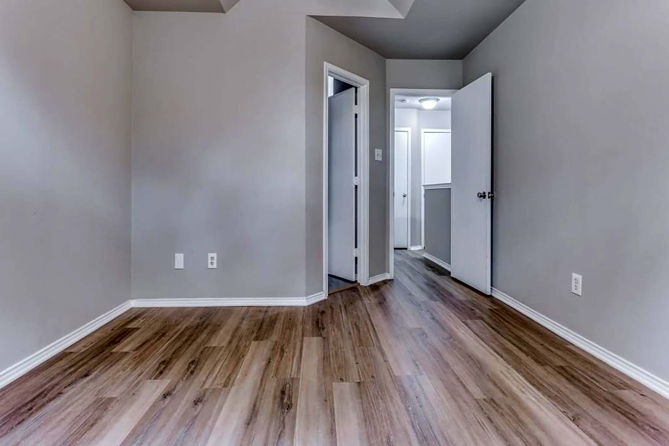 3935 Pickett Pl Dr Townhomes Garland, TX 75044